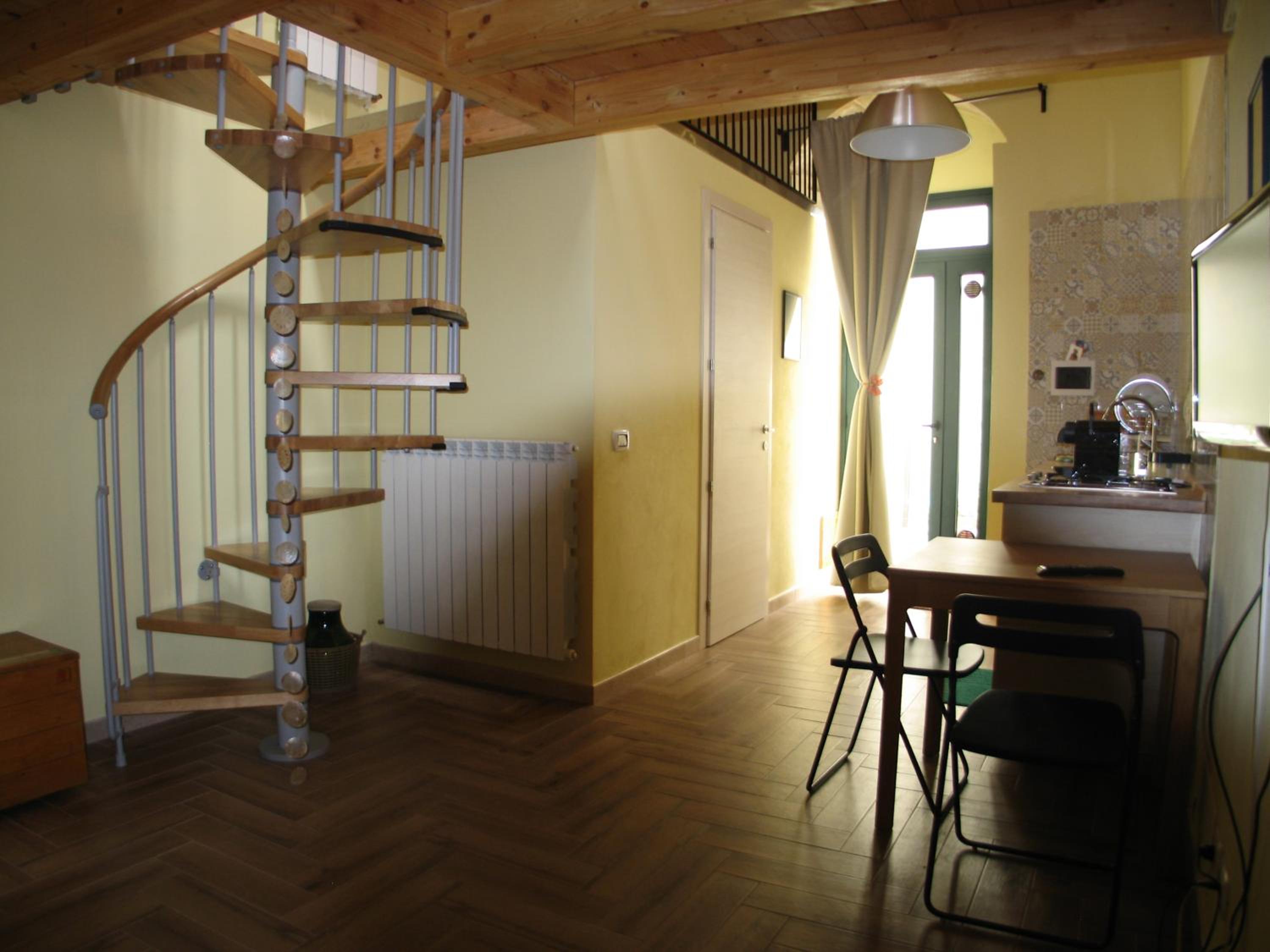 One-Bedroom Apartment photo 2