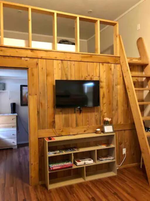 One-Bedroom House photo 1