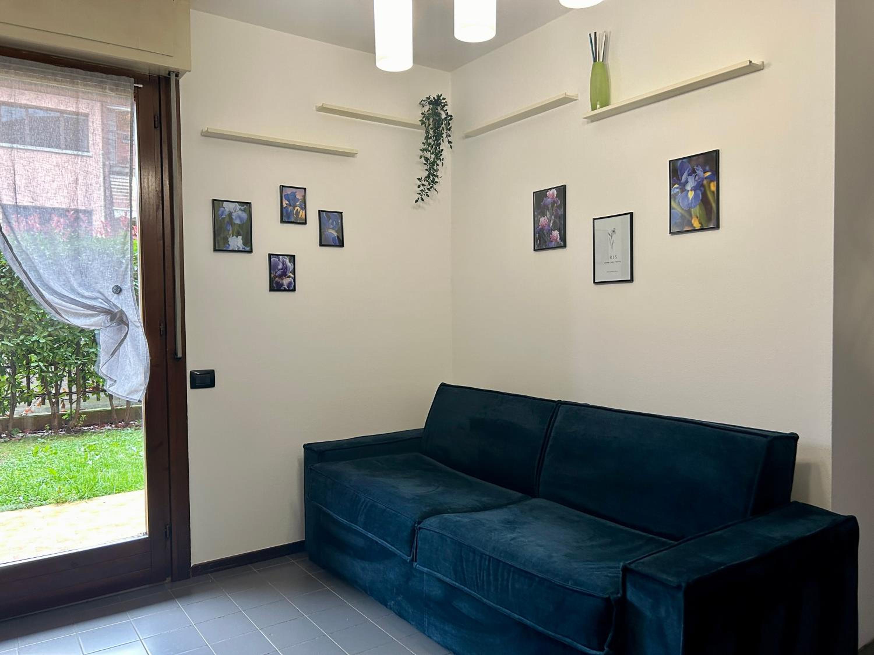 One-Bedroom Apartment photo 2