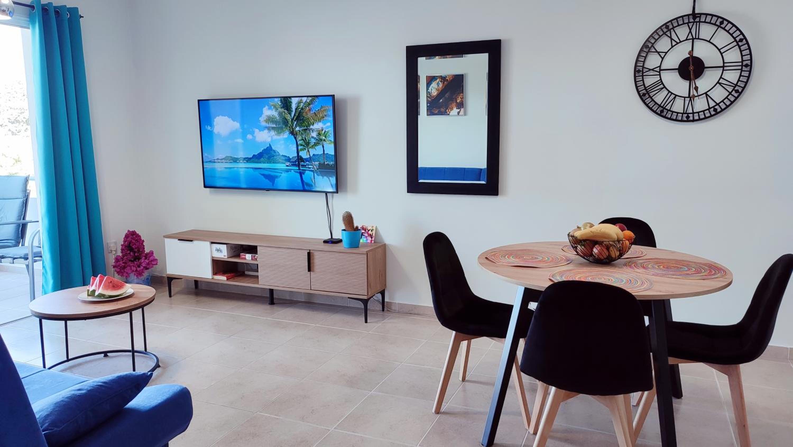 One-Bedroom Apartment With Balcony photo 3