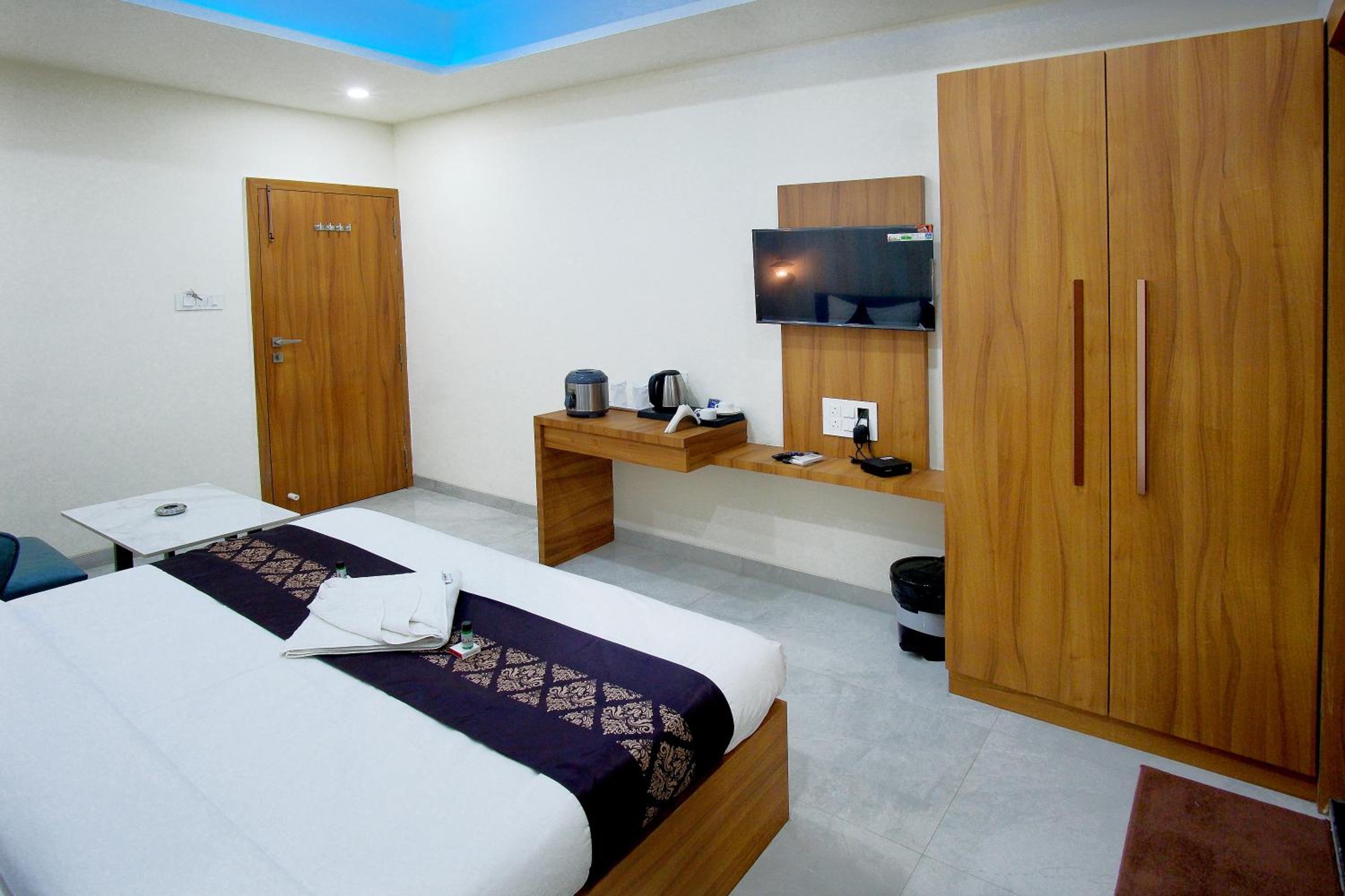 Deluxe Double or Twin Room - Photo 2