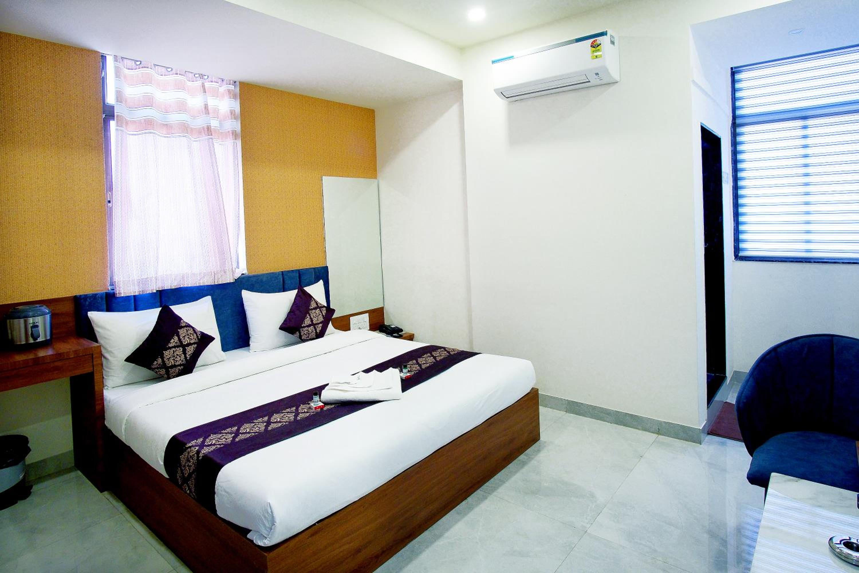 Deluxe Double or Twin Room - Photo 7