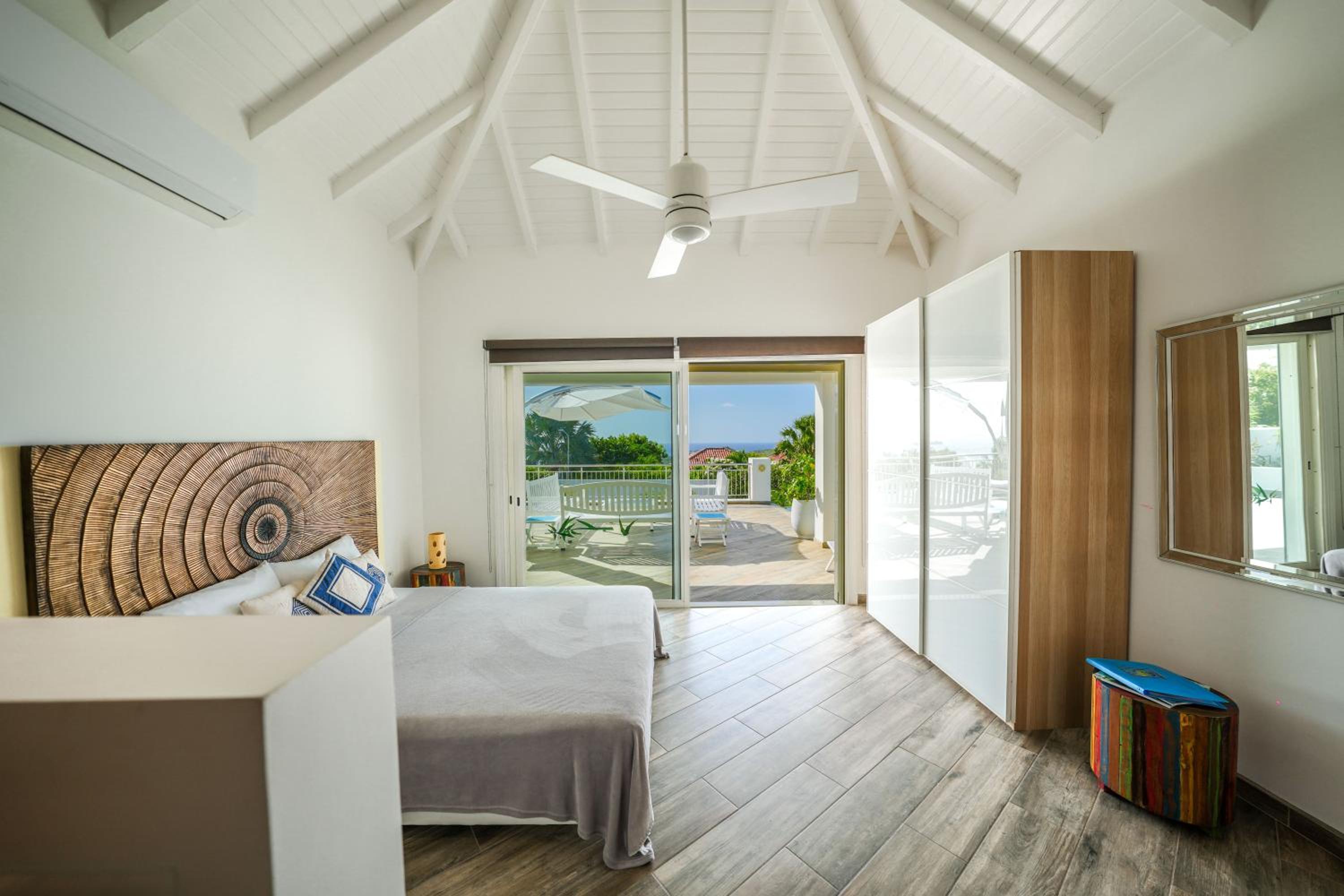 Villa photo 2