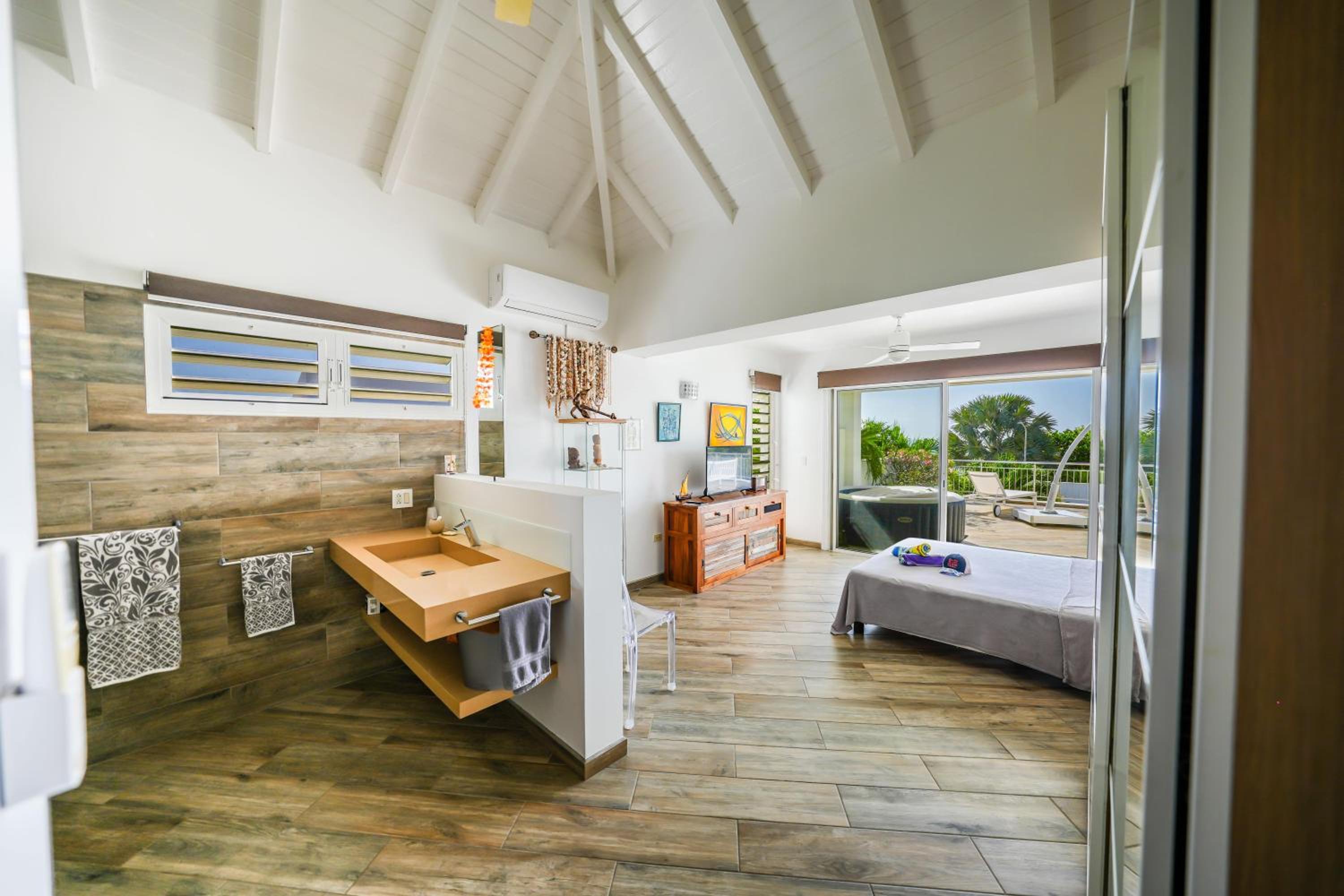 Villa photo 3