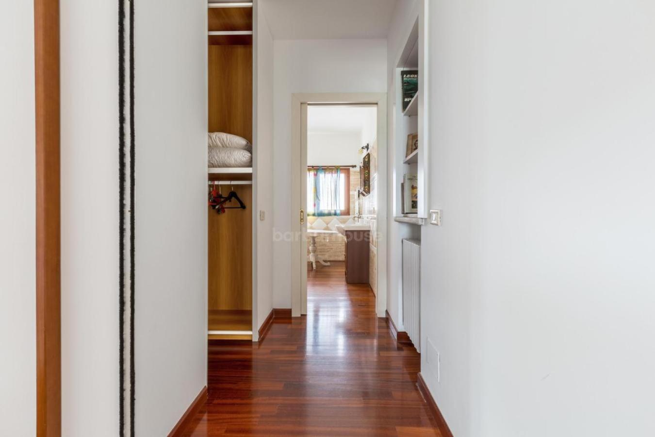 Four-Bedroom House photo 1