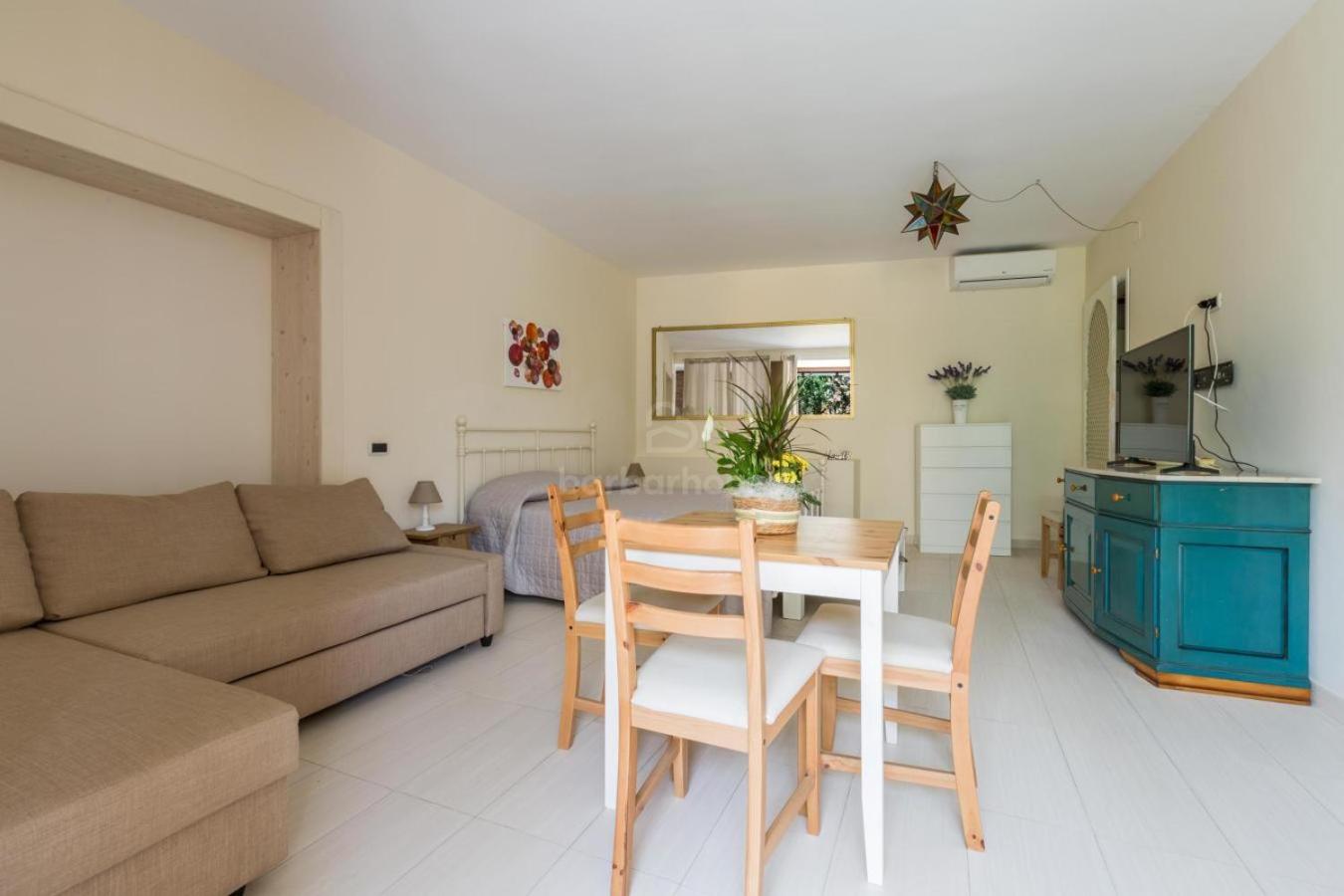 One-Bedroom House photo 1