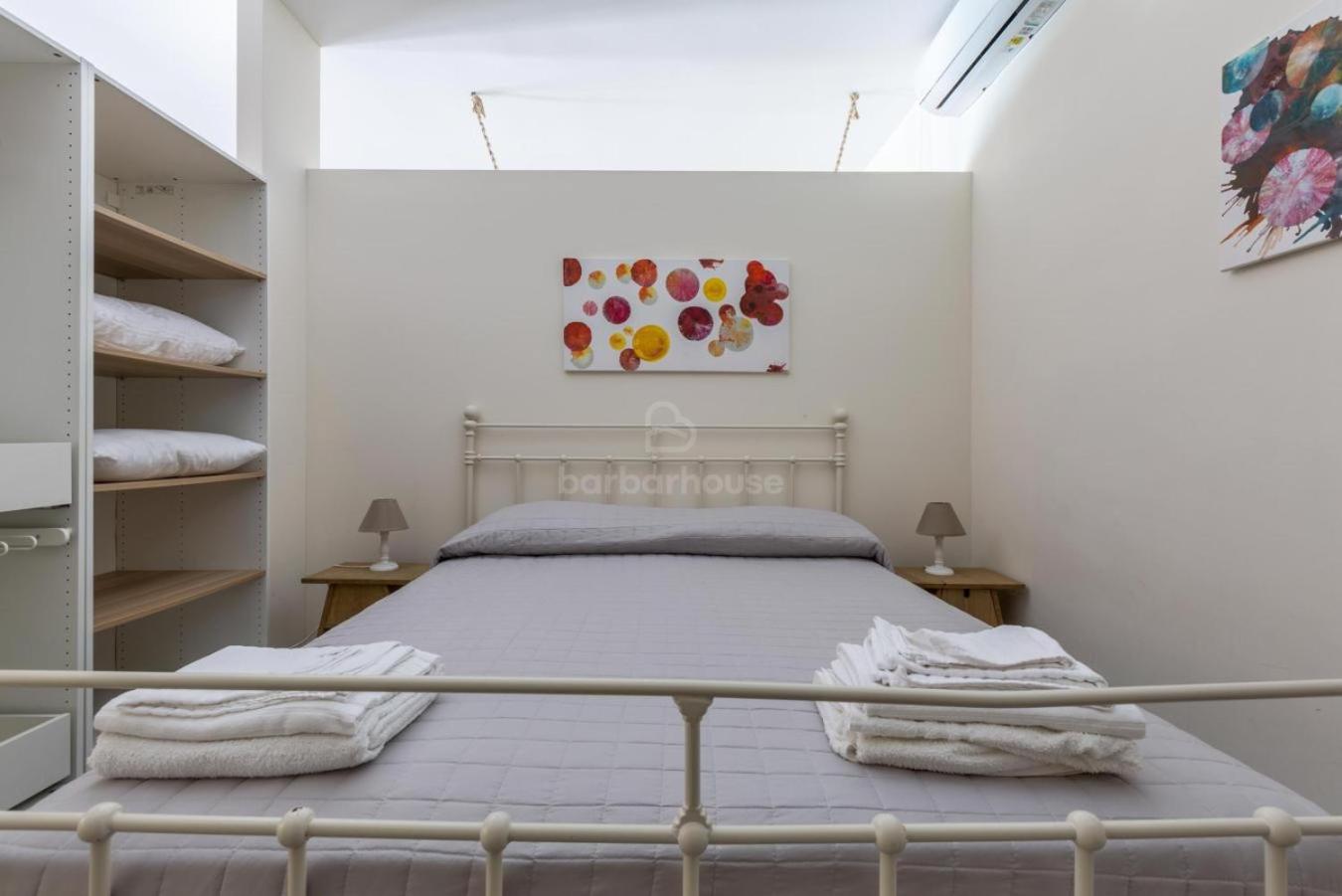 One-Bedroom House photo 1