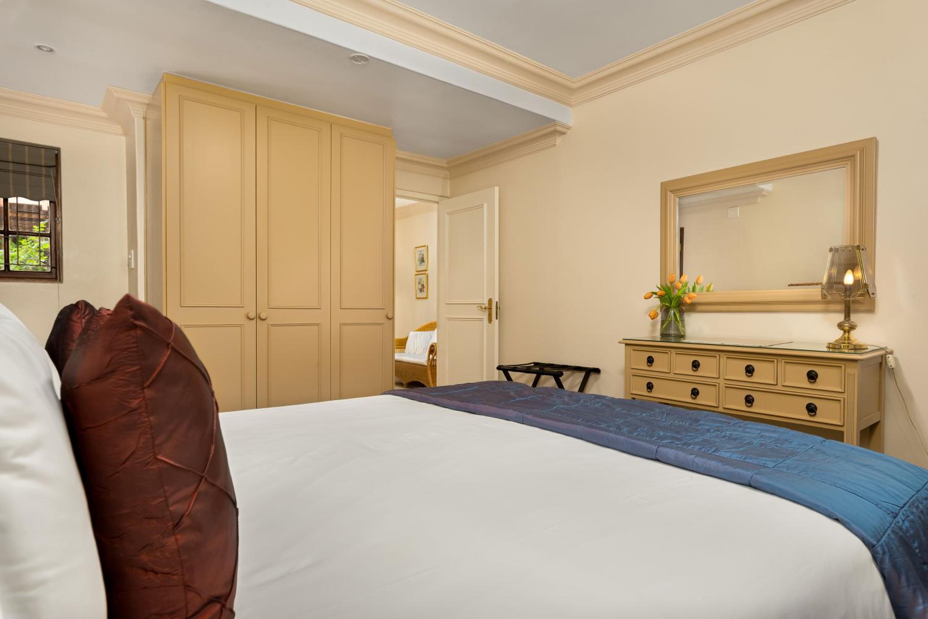 Superior King Room - Photo 1