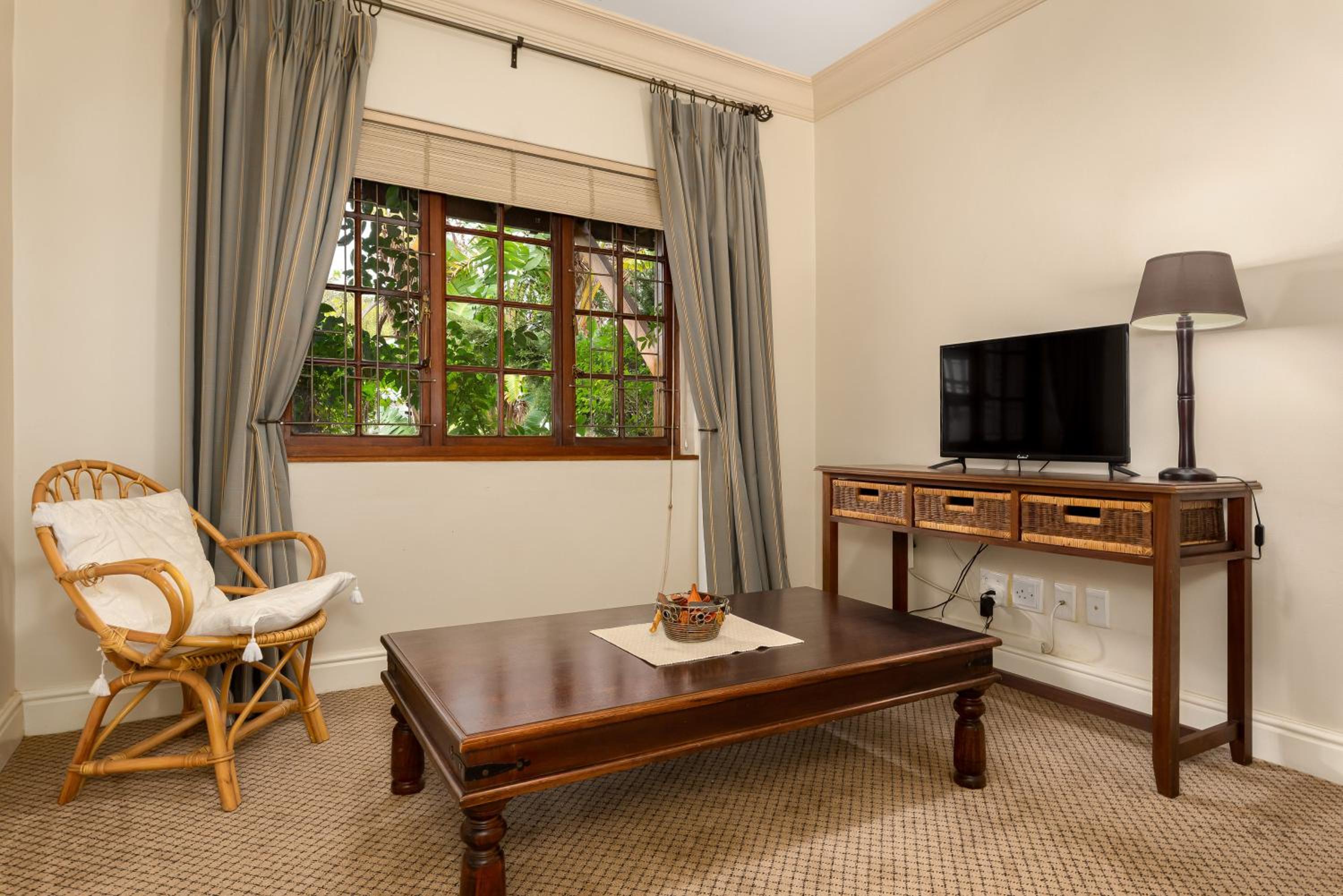 Superior King Room - Photo 2