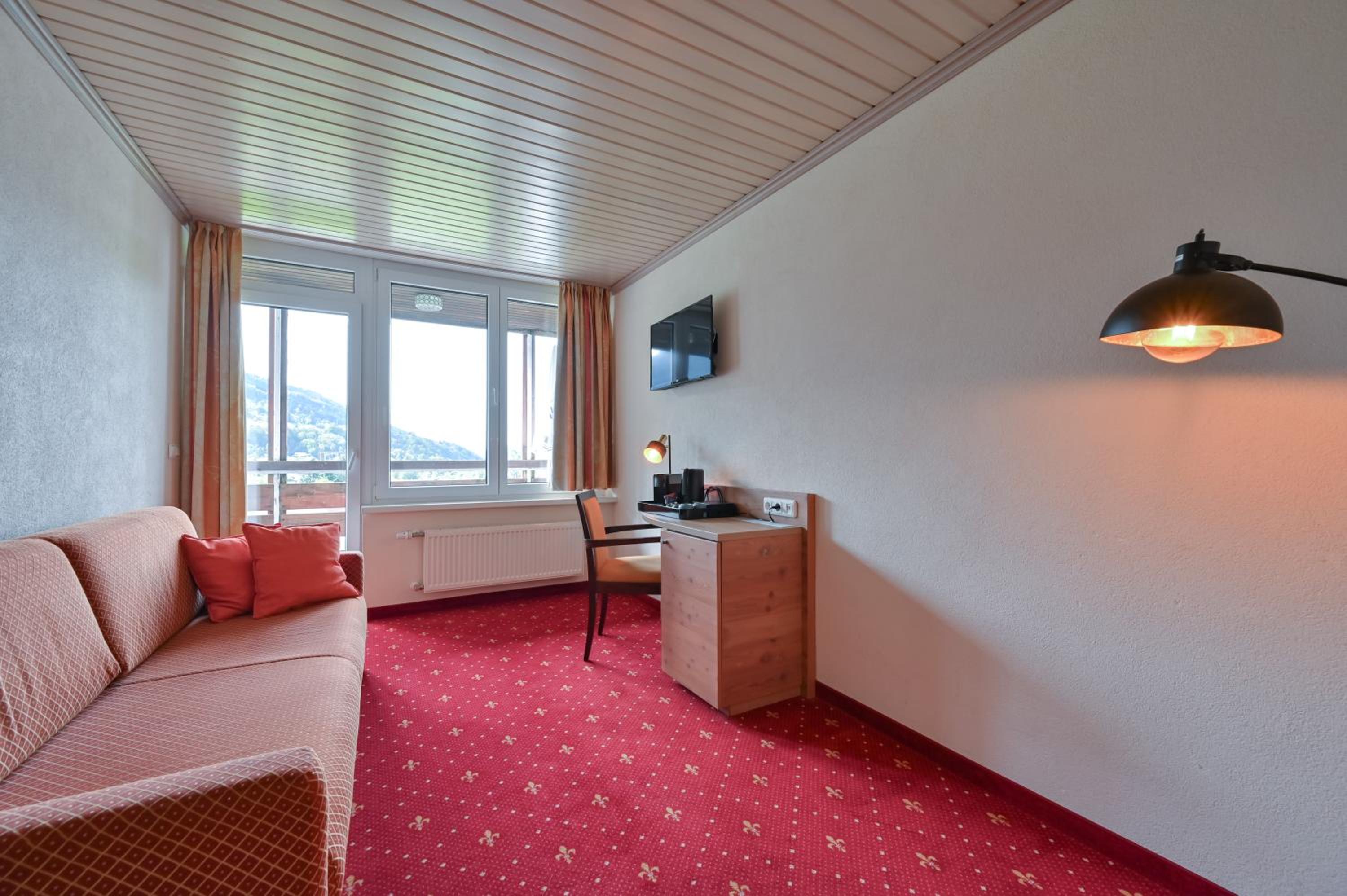 Family Room with Balcony and Lake View - Photo 7