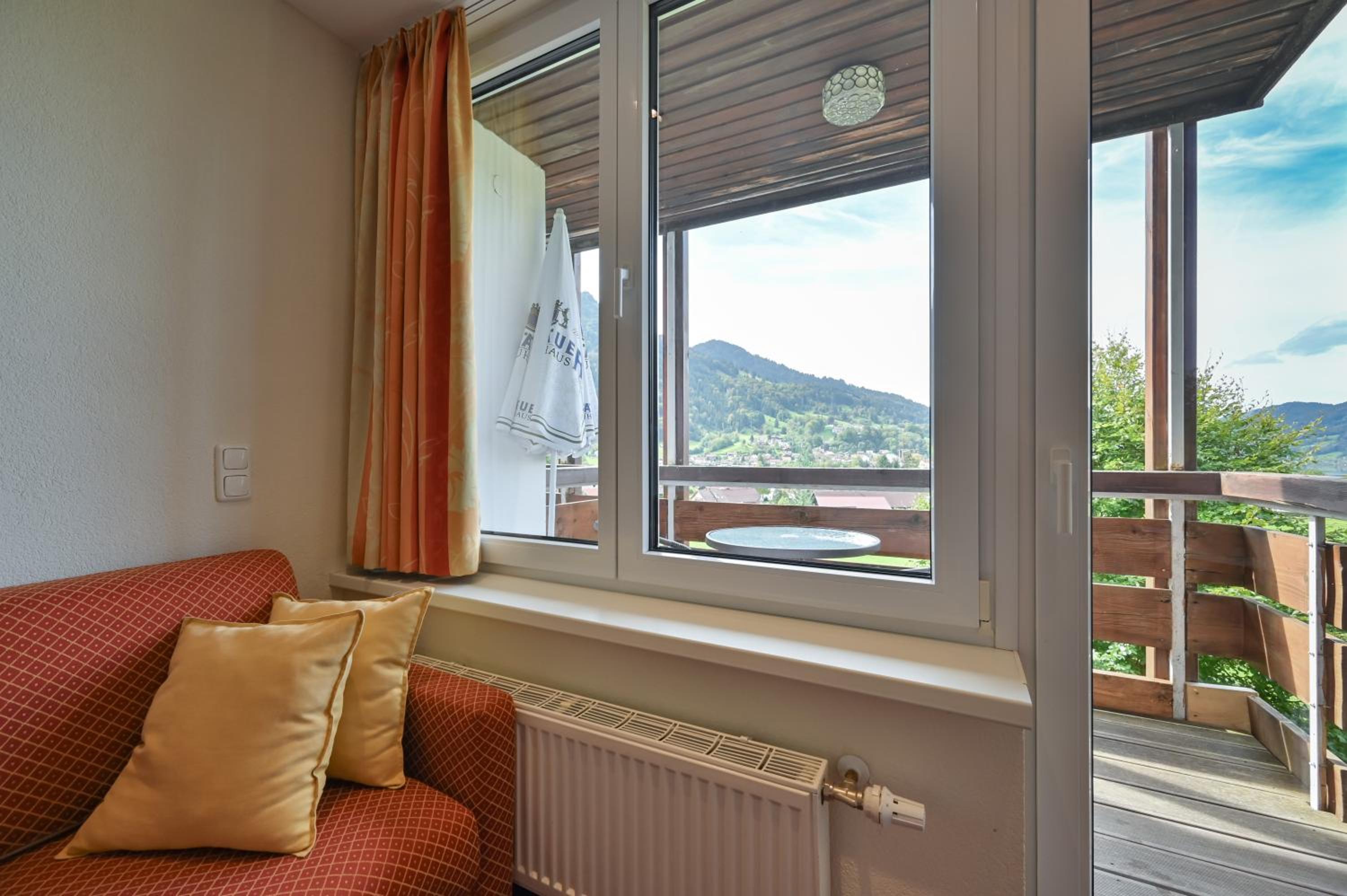 Suite with Lake View - Photo 11