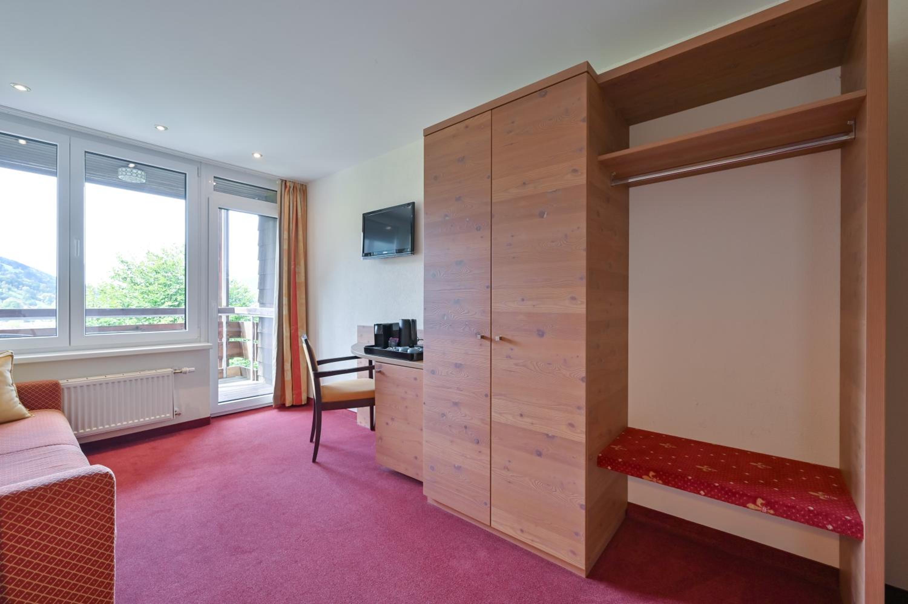 Suite with Lake View - Photo 10