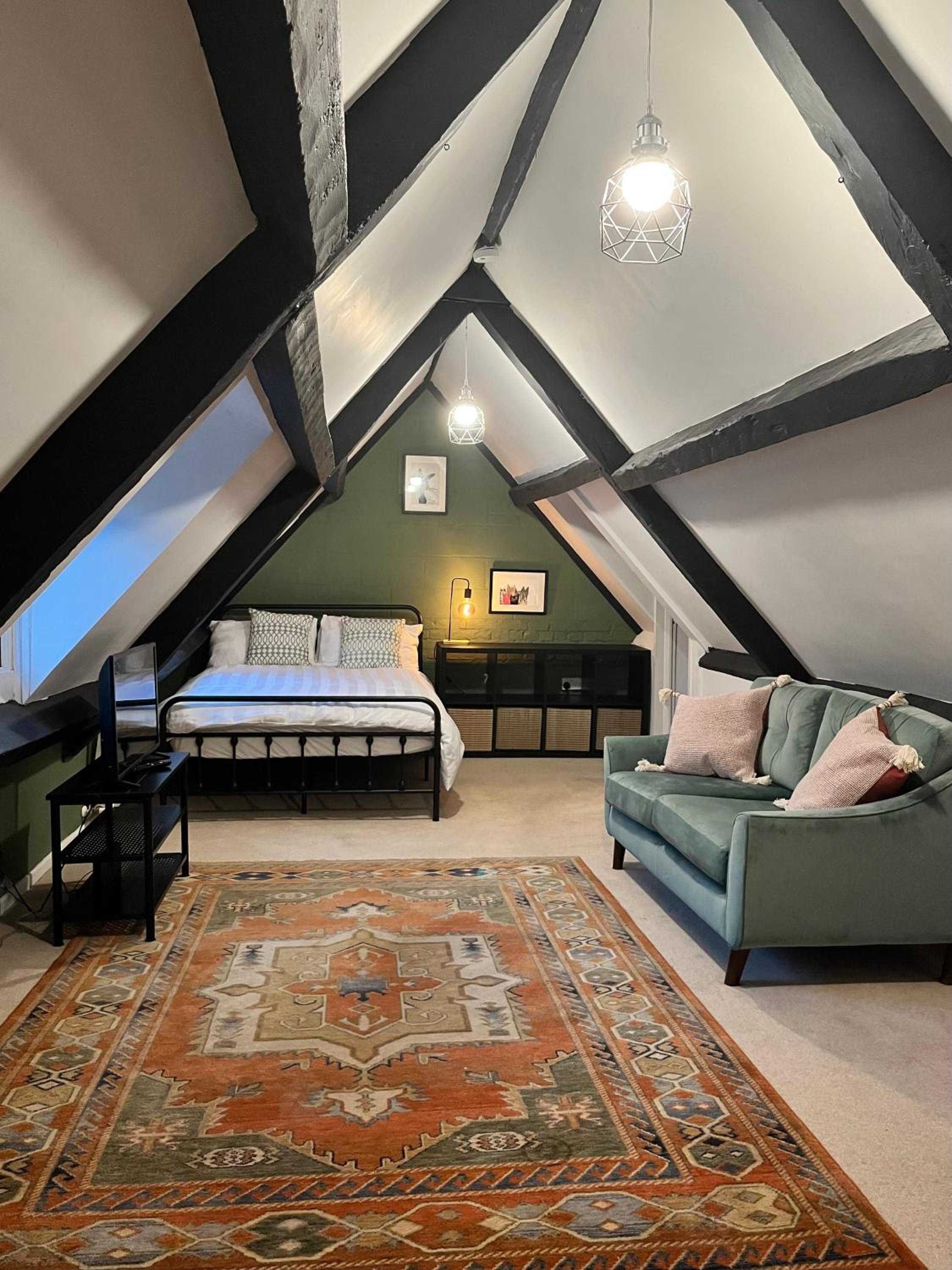 One-bedroom Loft Apartment  - Photo 1