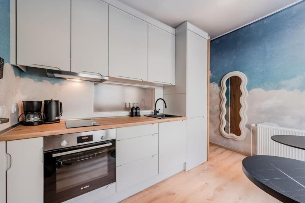 One-Bedroom Apartment photo 2