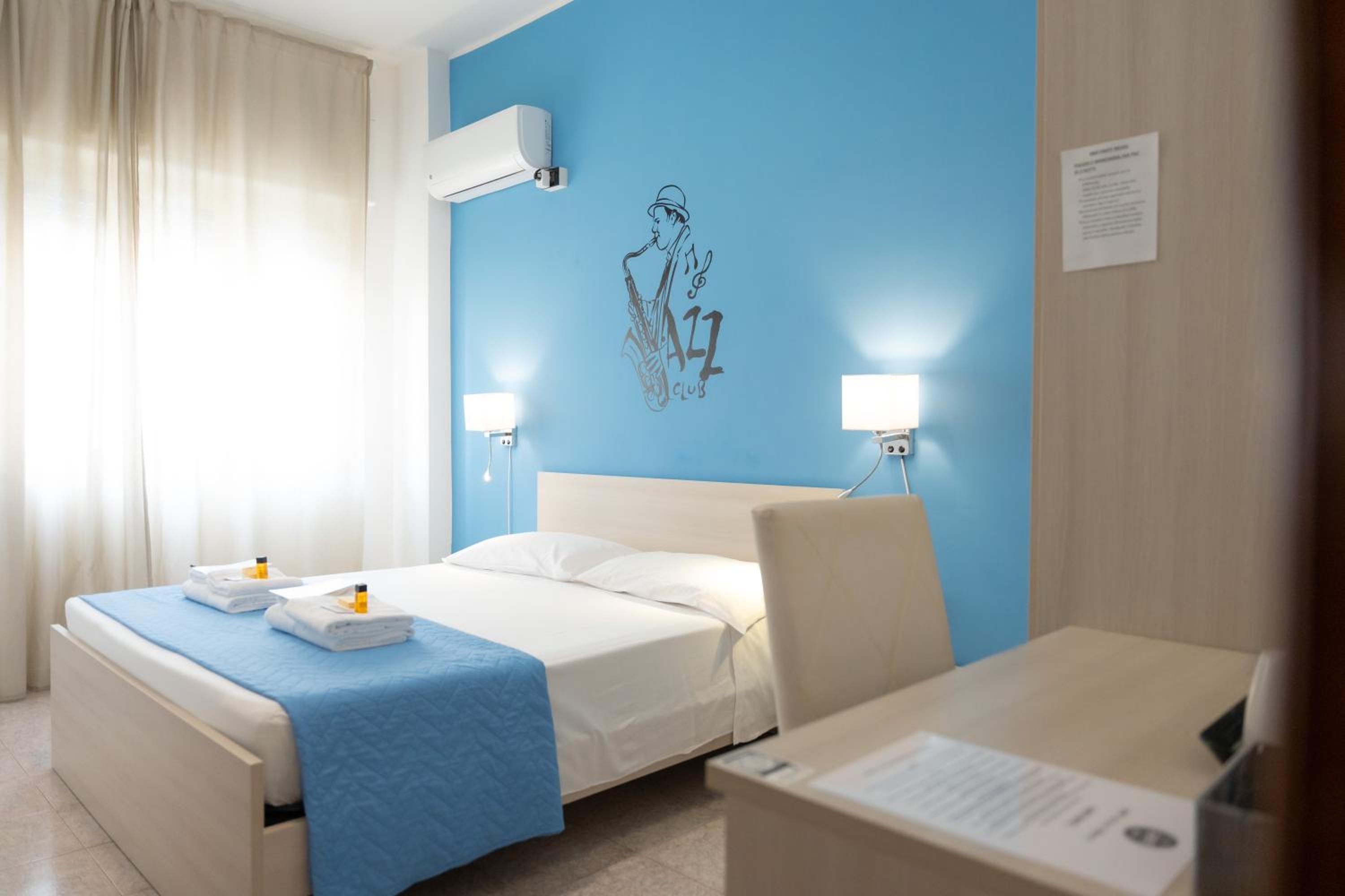 Double Room with Private Bathroom photo 1