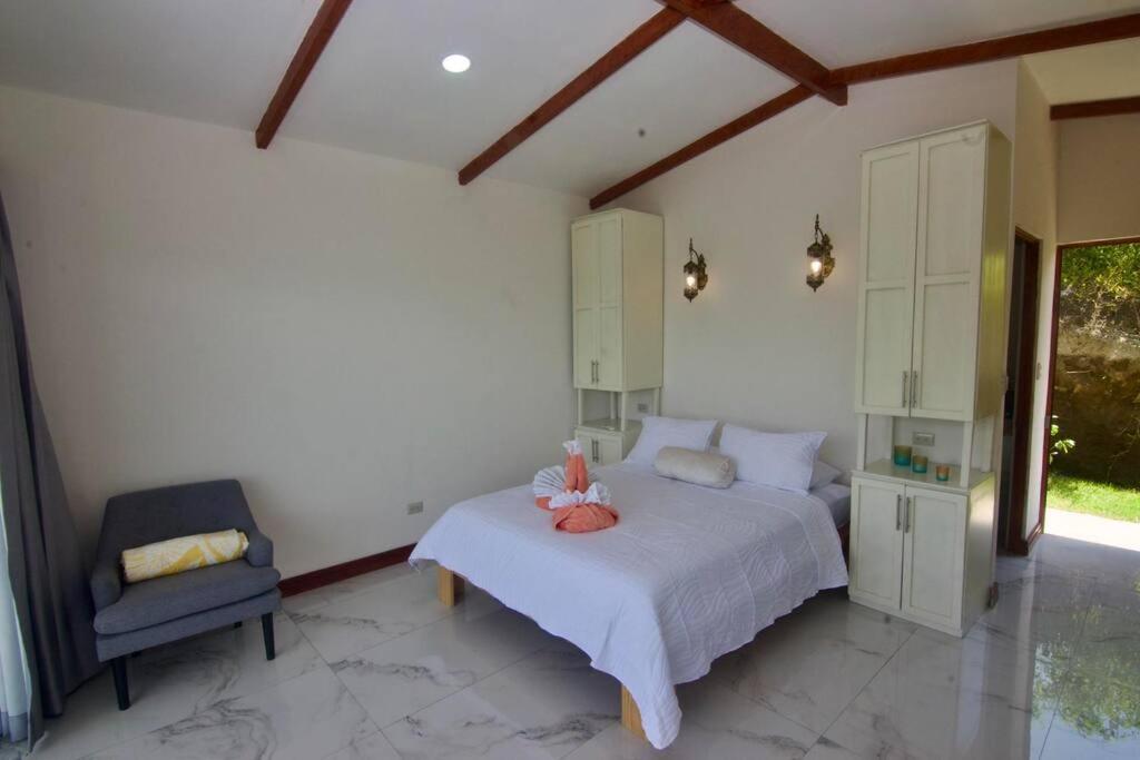 One-Bedroom Bungalow photo 3