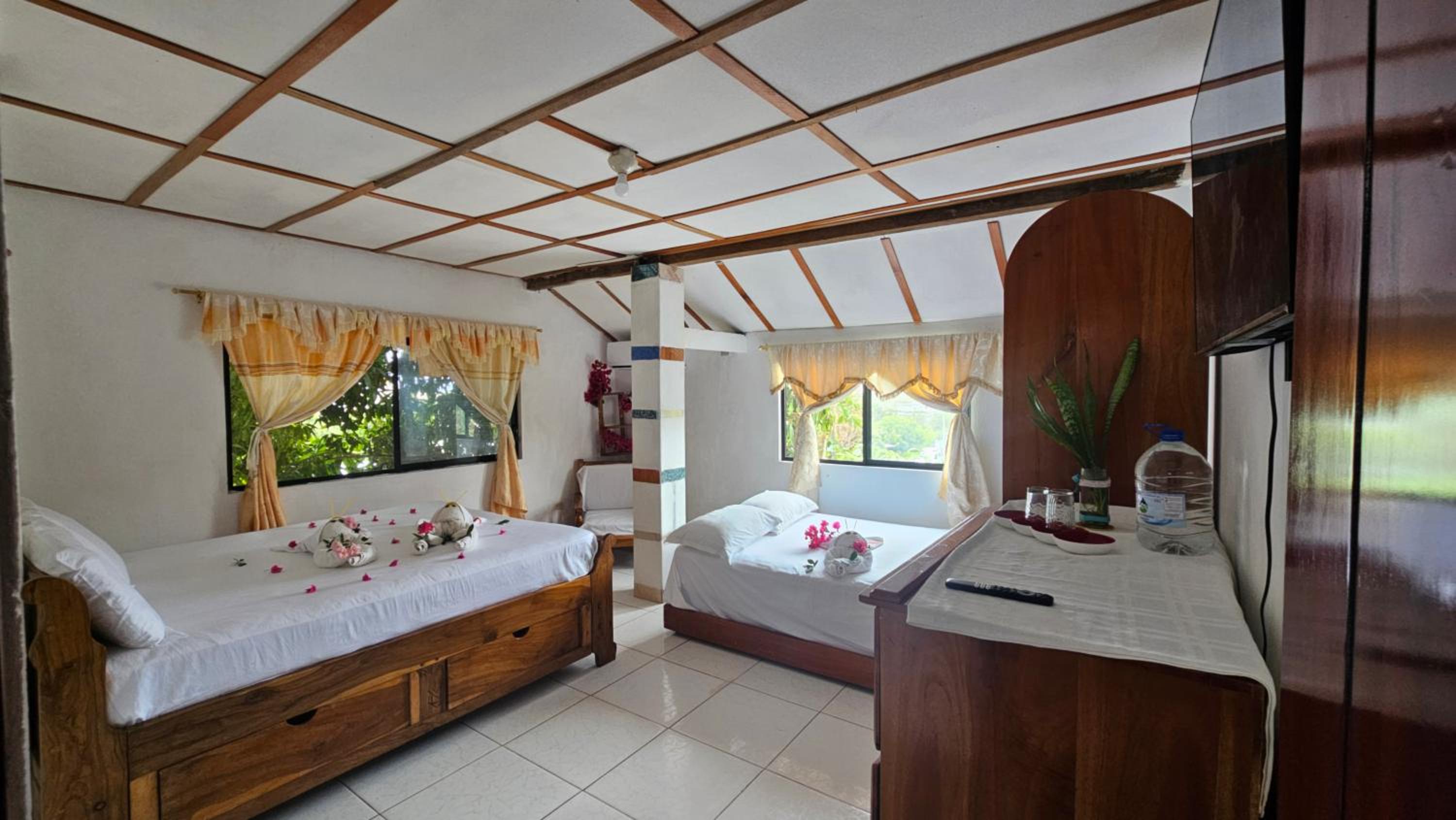 Twin Room with Private Bathroom