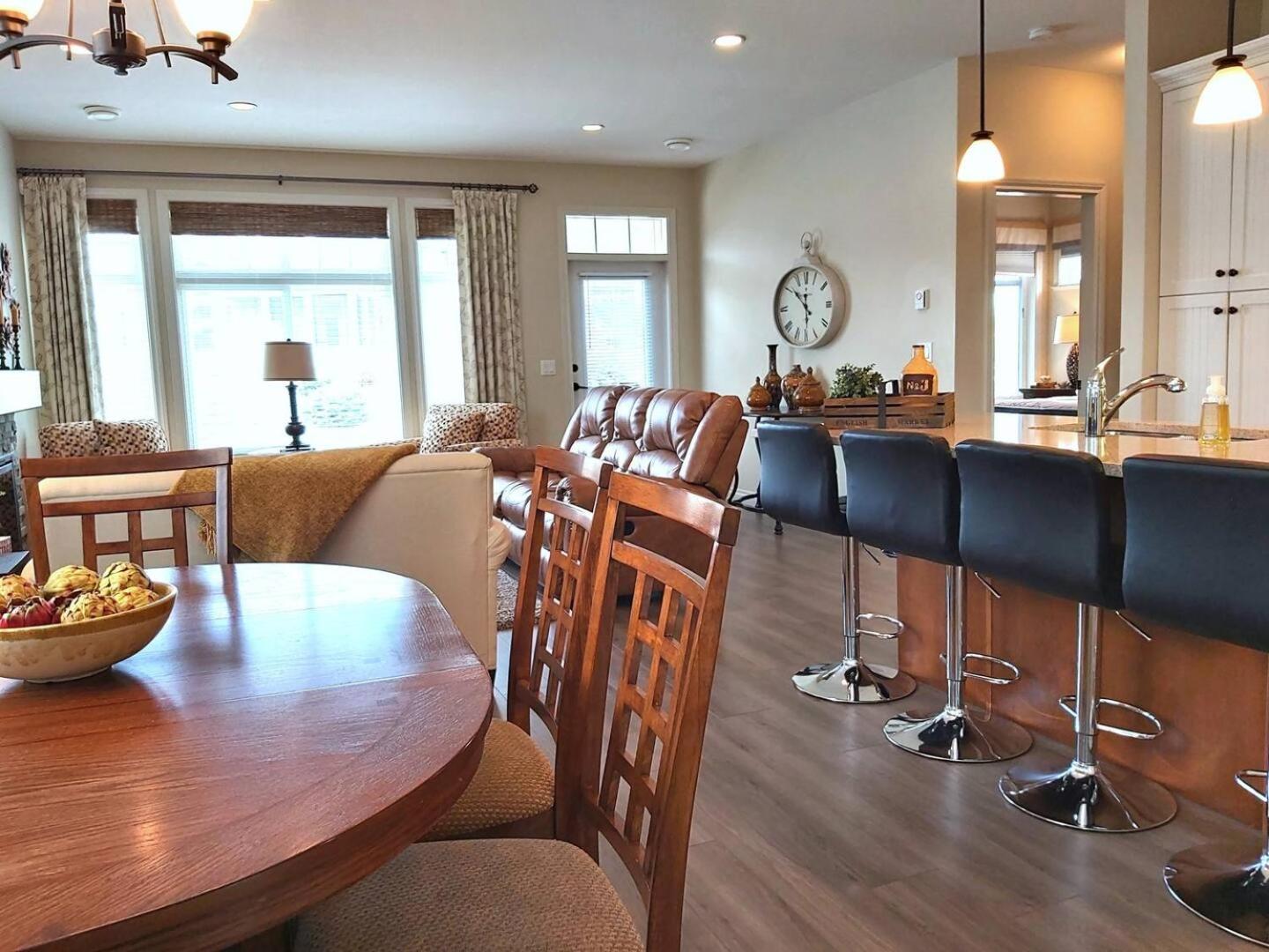 Four-Bedroom House photo 1
