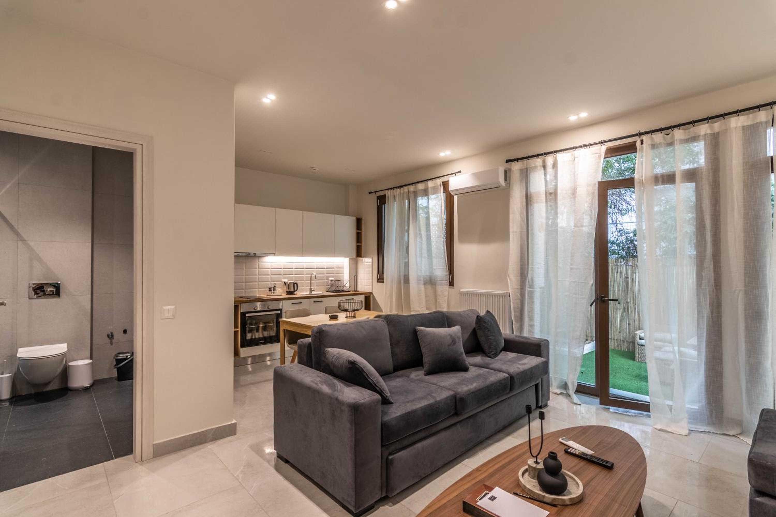 Two-Bedroom Deluxe Apartment with Garden View photo 1