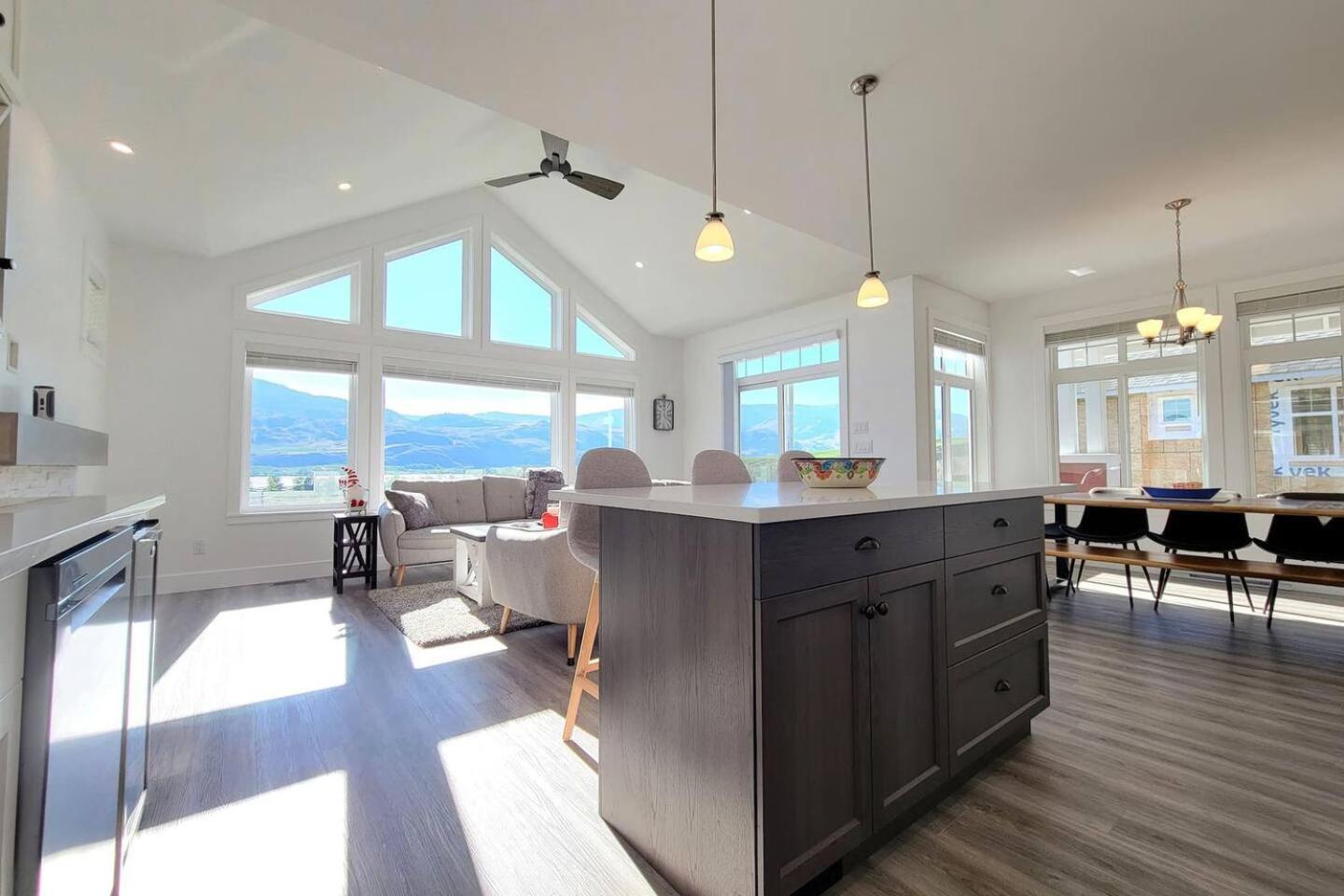 Four-Bedroom House photo 1