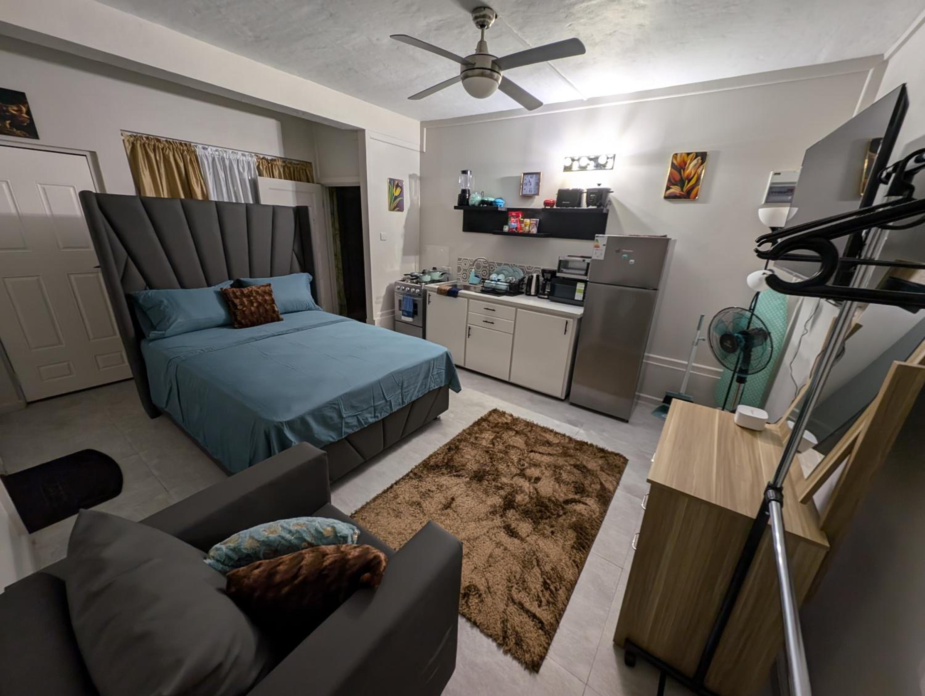 Deluxe Queen Room
