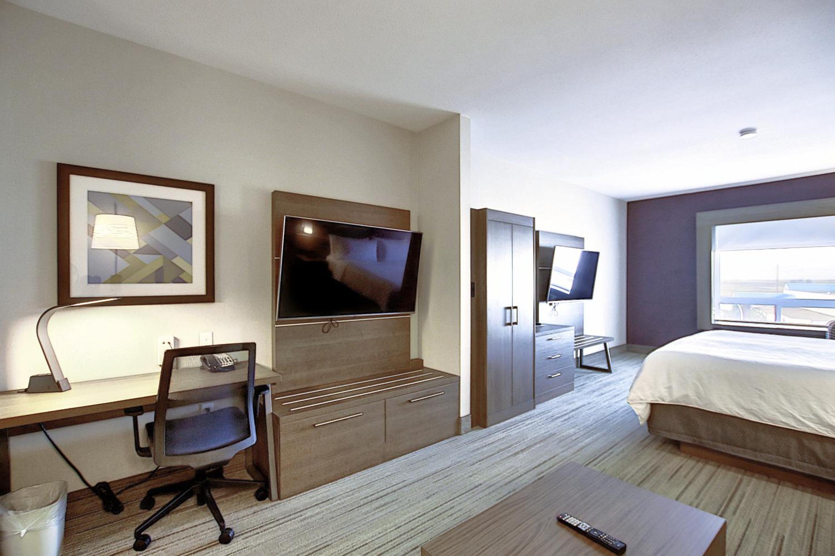 King Suite - Photo 2
