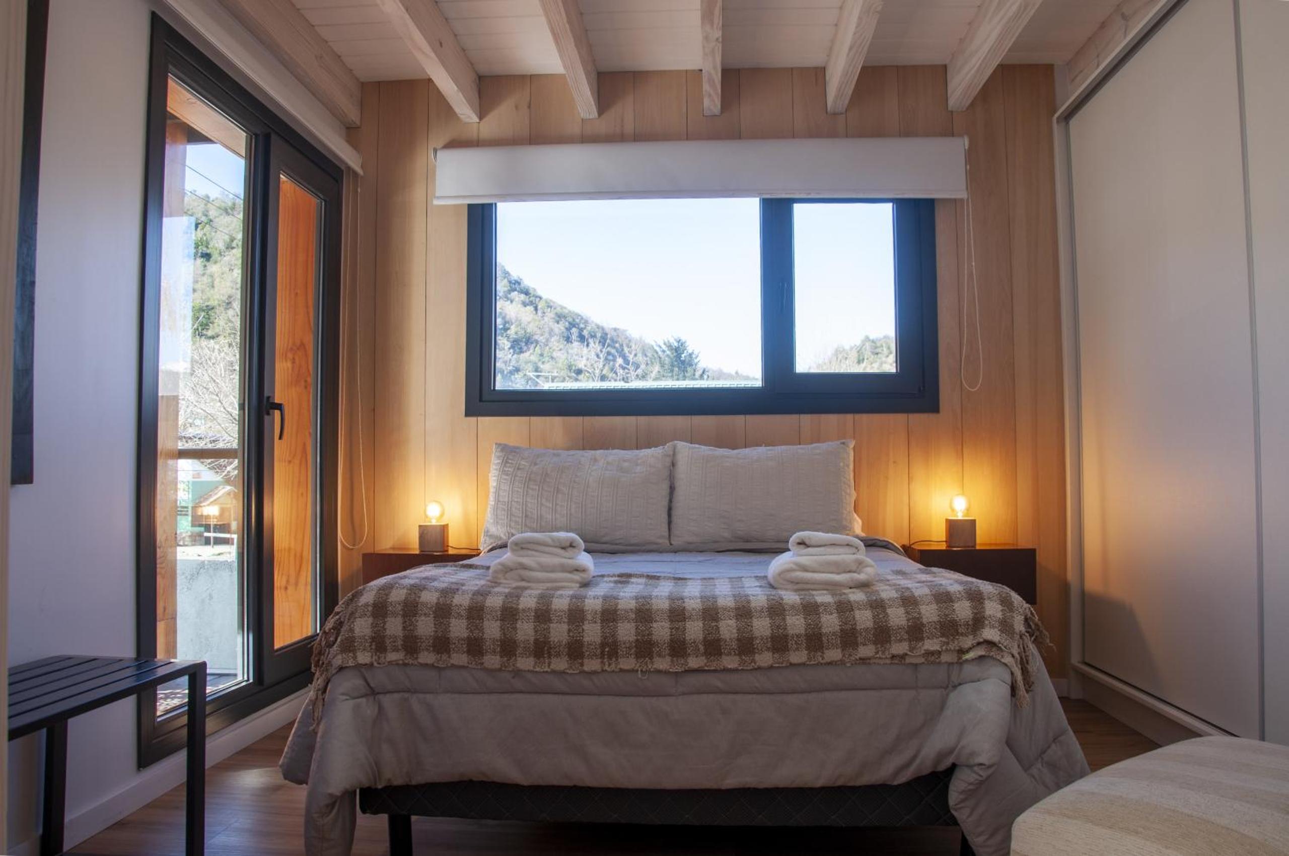One-Bedroom Apartment with Balcony photo 2