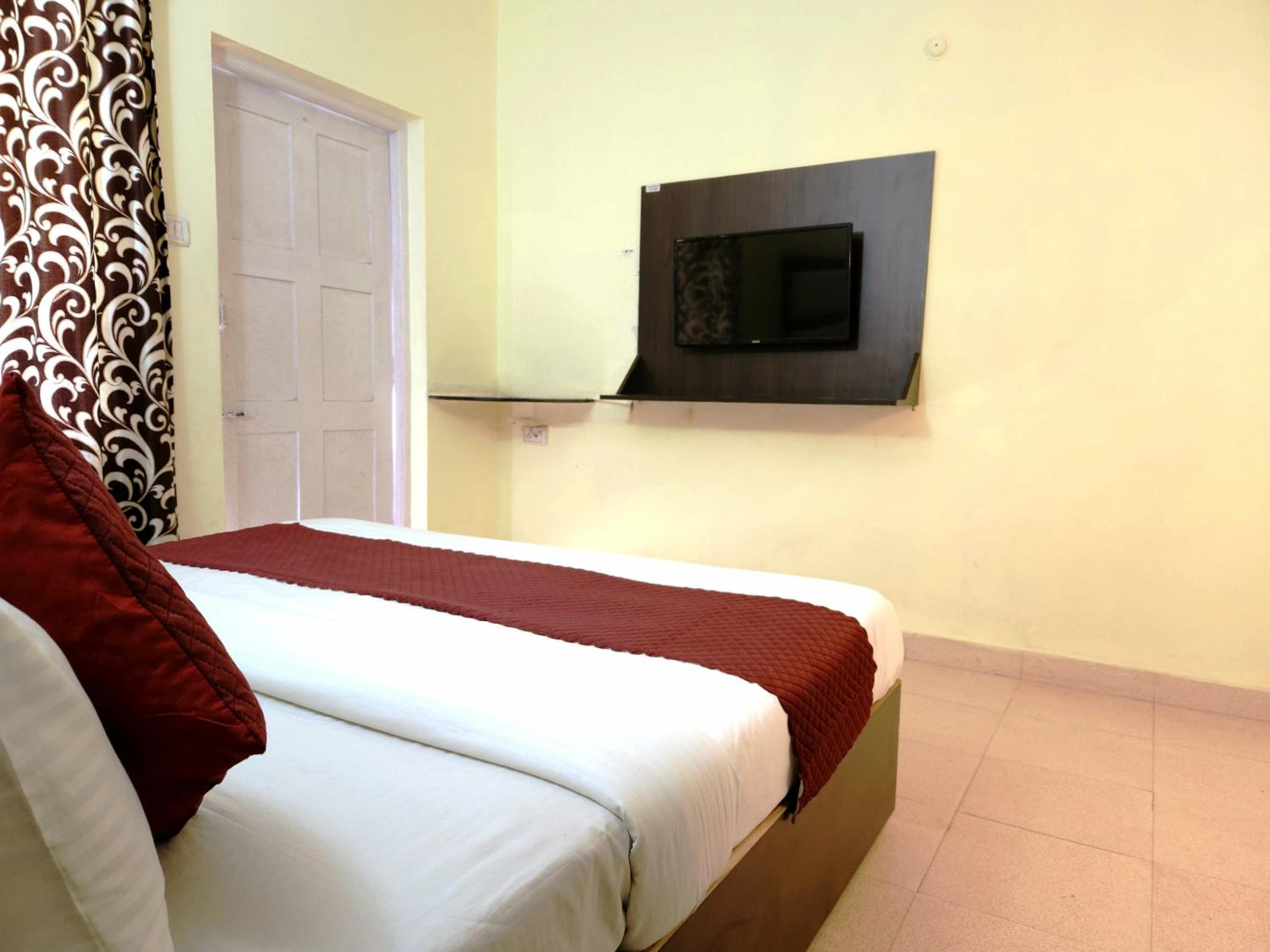 Standard King Room photo 2