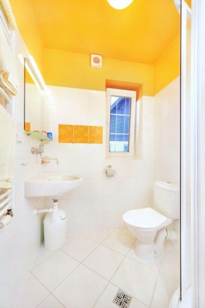 Double Room with Extra Bed photo 2