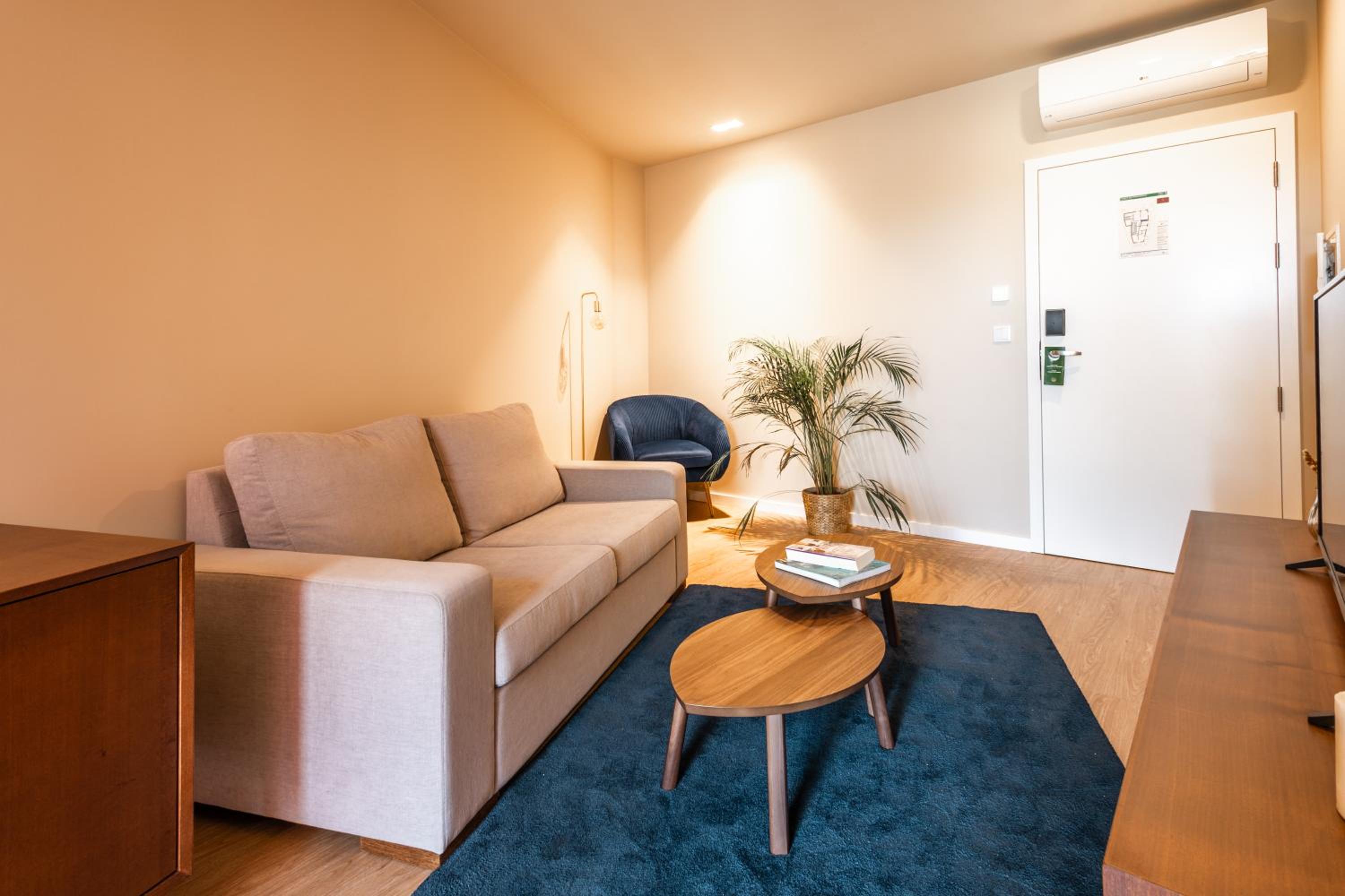 Suite with Lake View photo 3