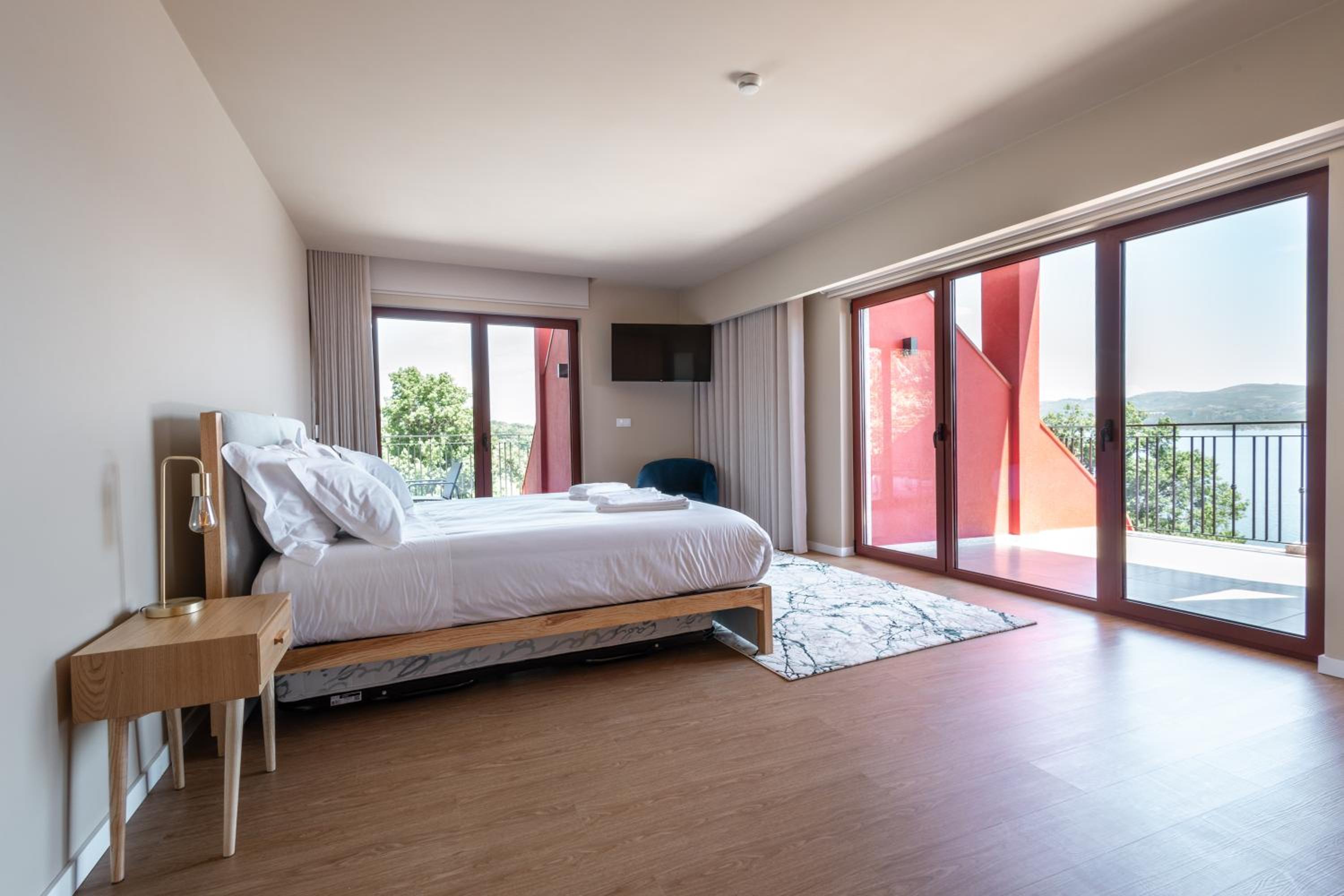 Suite with Lake View