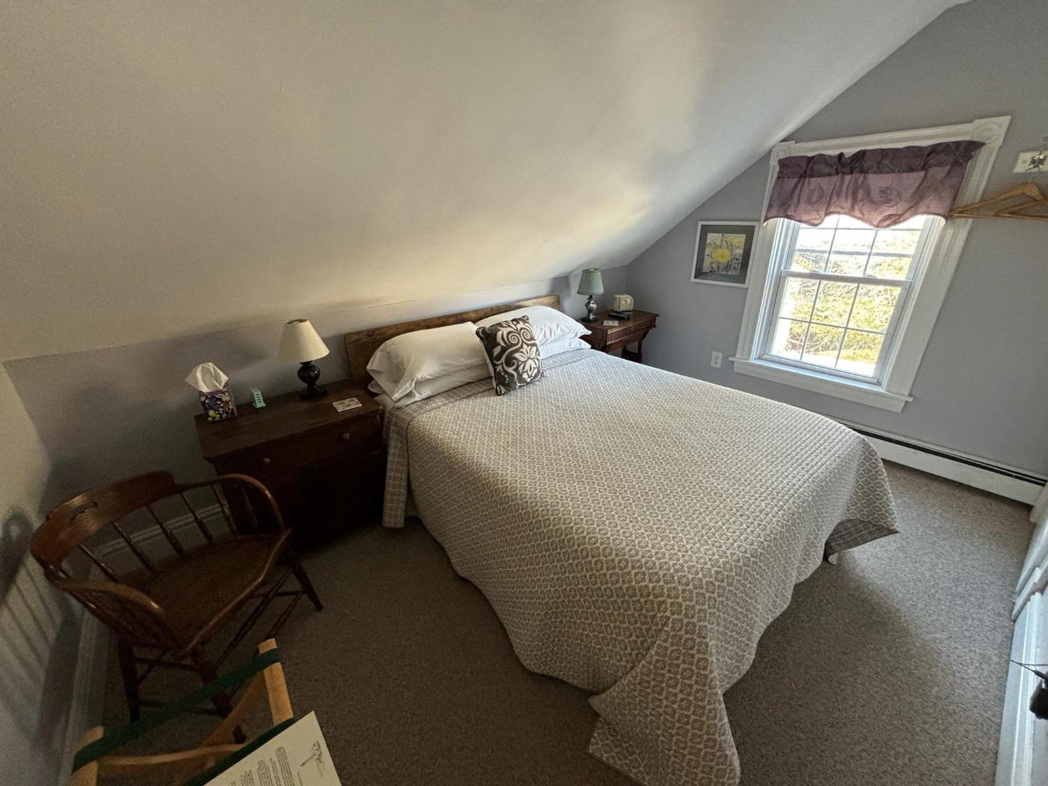 Queen Room with Garden View - Photo 2