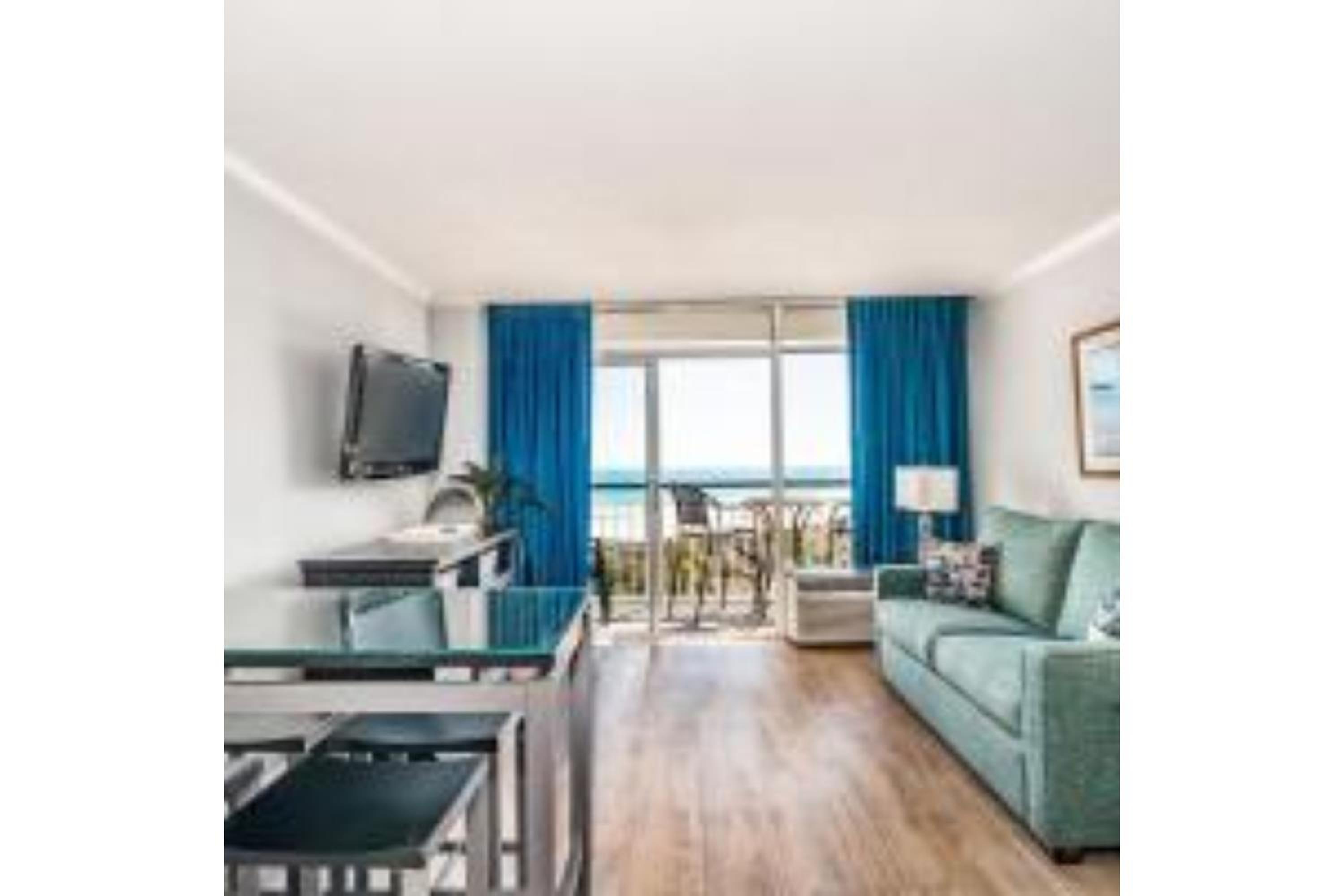 Bridgewater Oceanfront Deluxe Suite - Photo 3