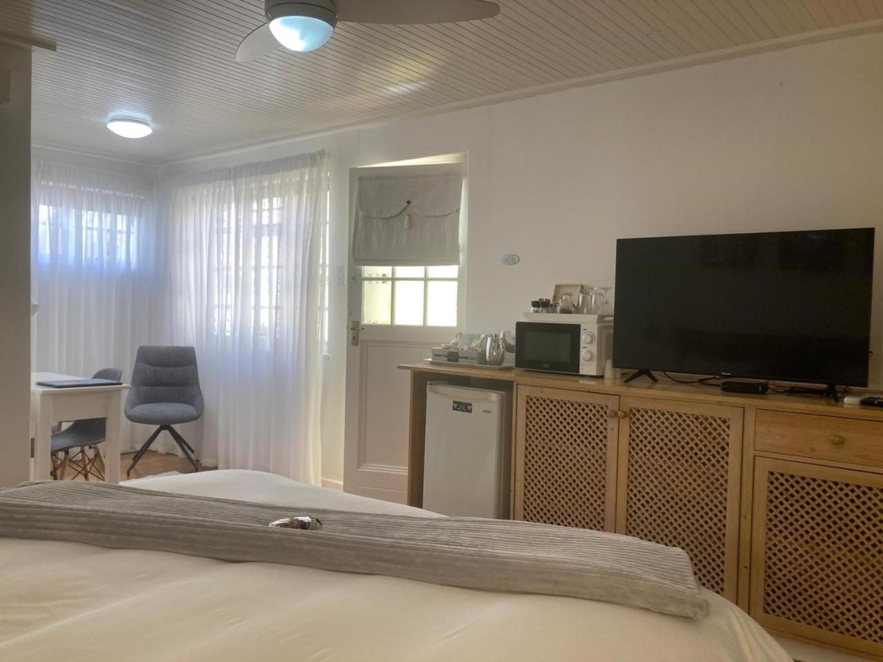 Twin/Double Room photo 3