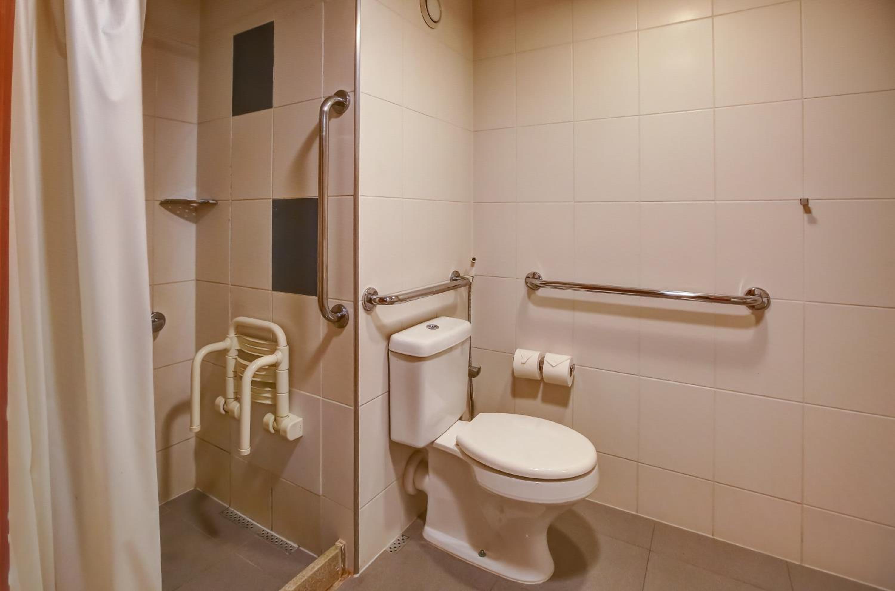 Superior Room - Disability Access - Photo 3