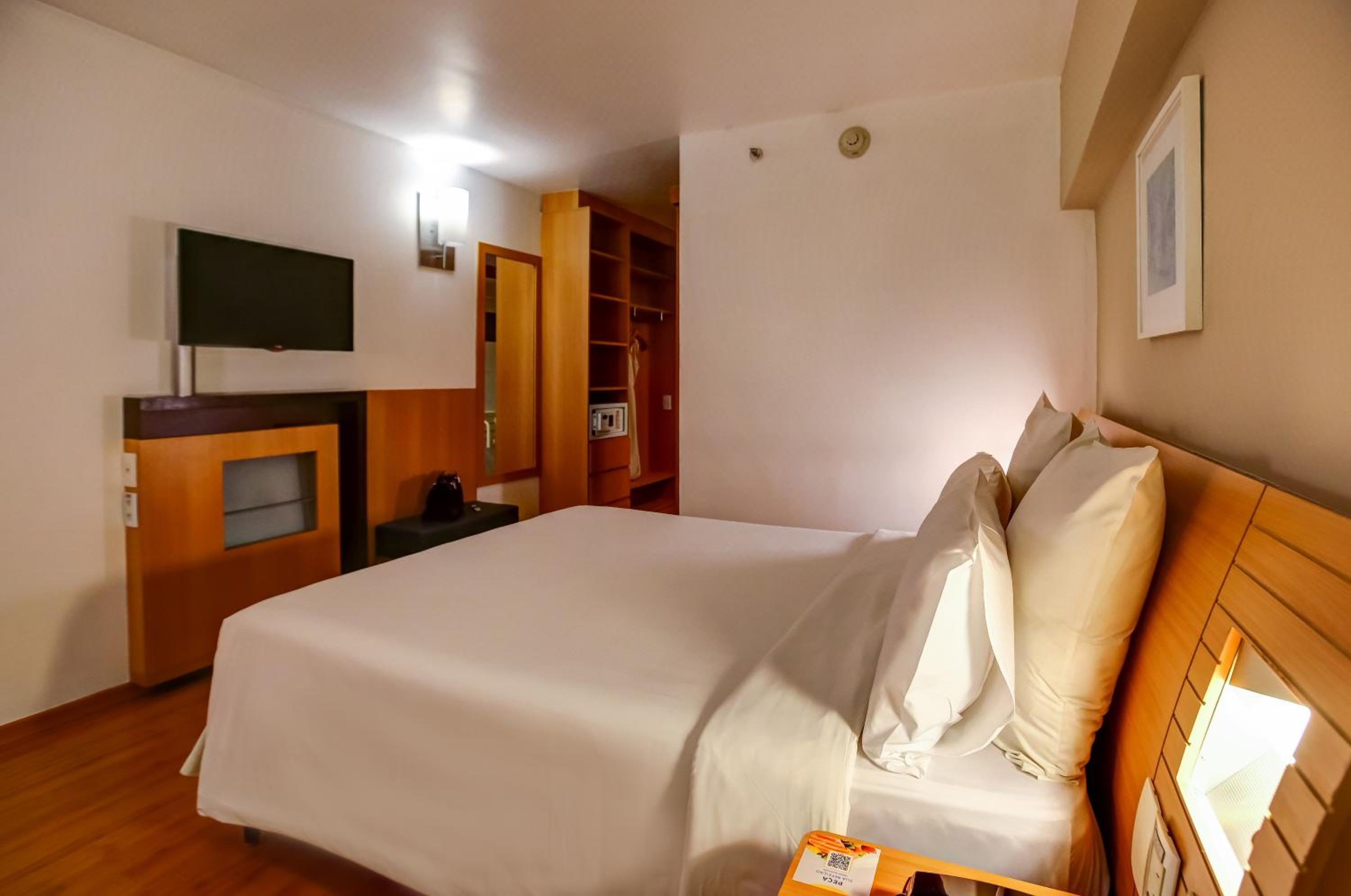 Superior Room - Disability Access - Photo 5