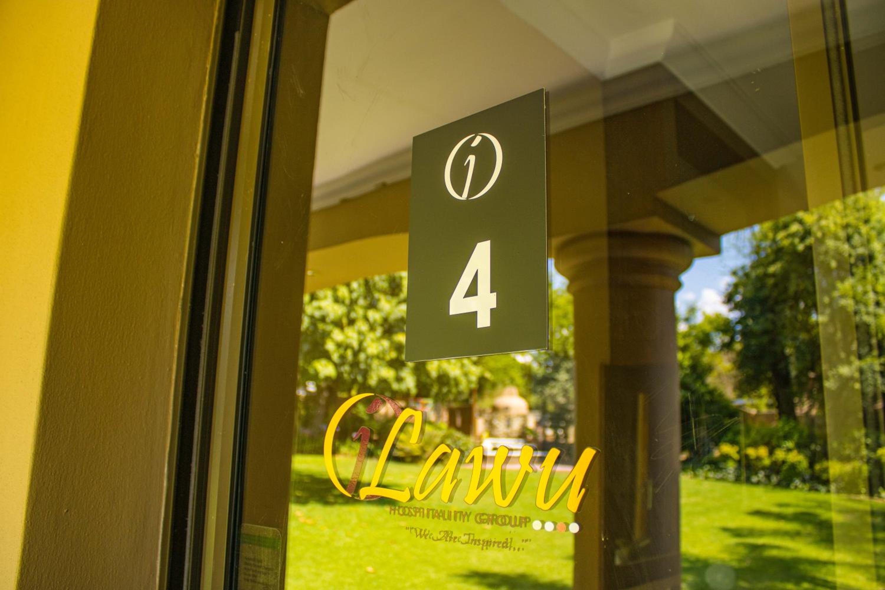 Superior Double or Twin Room - Photo 12