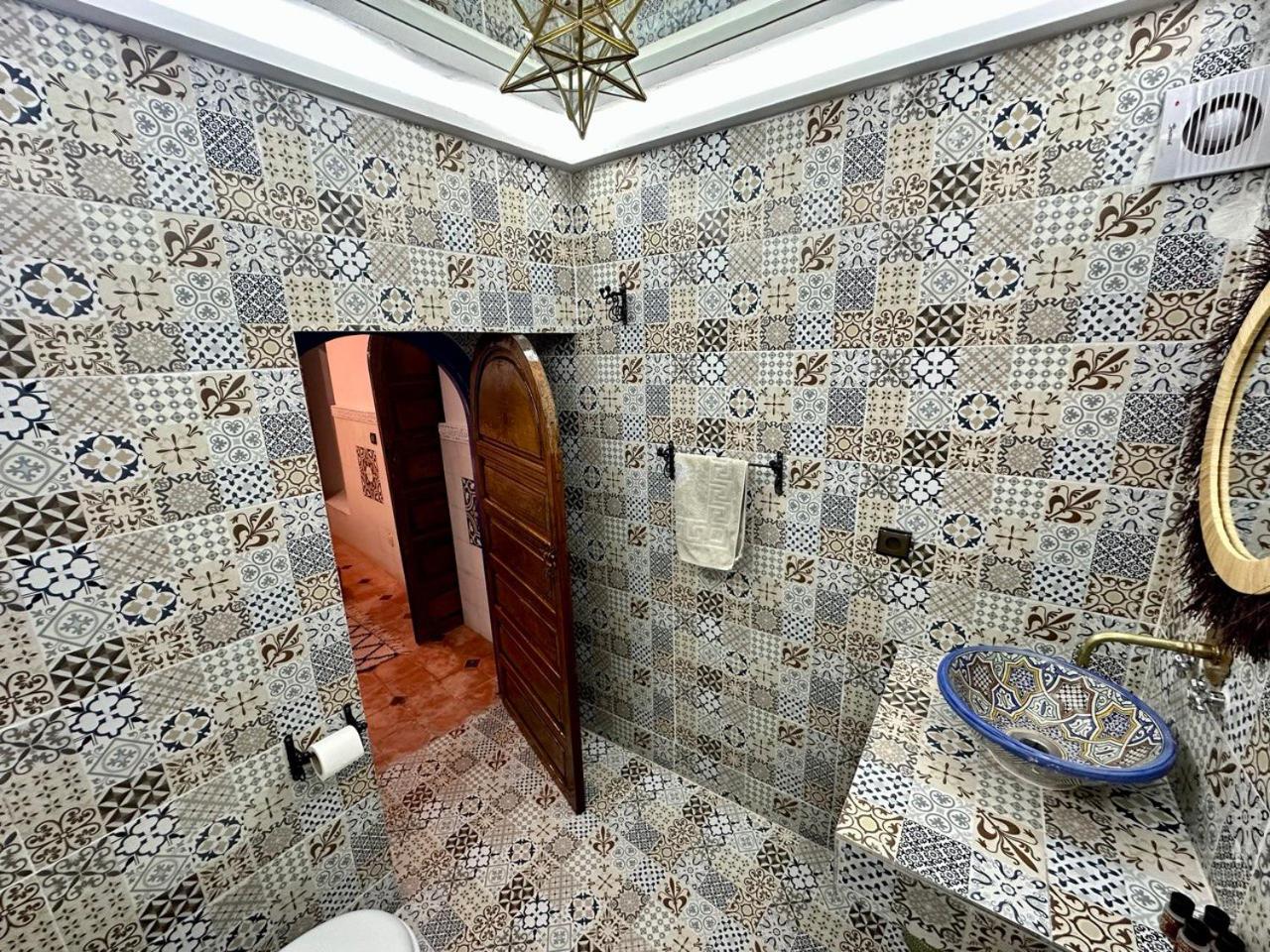 Standard Double Room - Photo 35