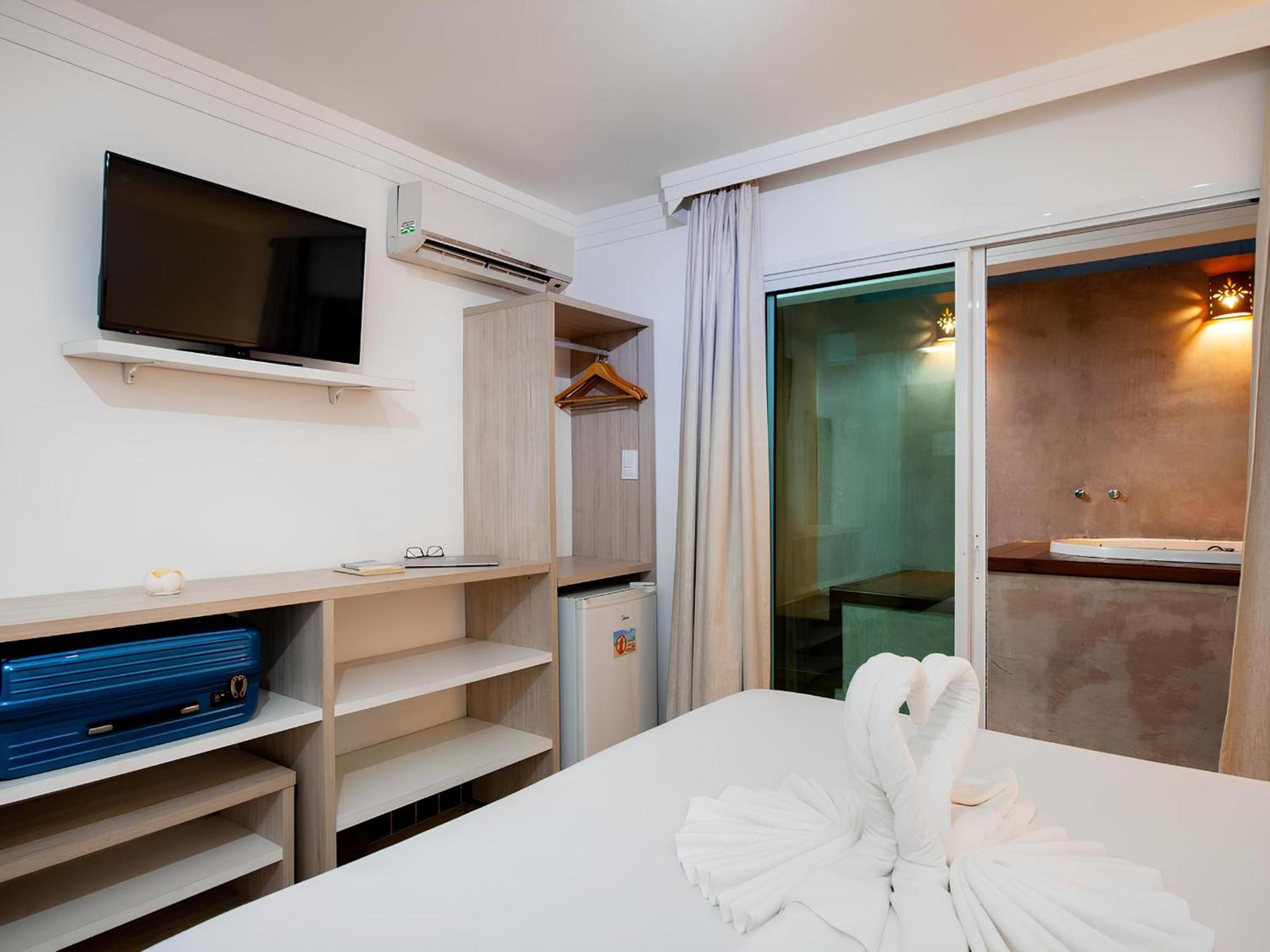 Comfort Apartment with Hot Tub photo 3