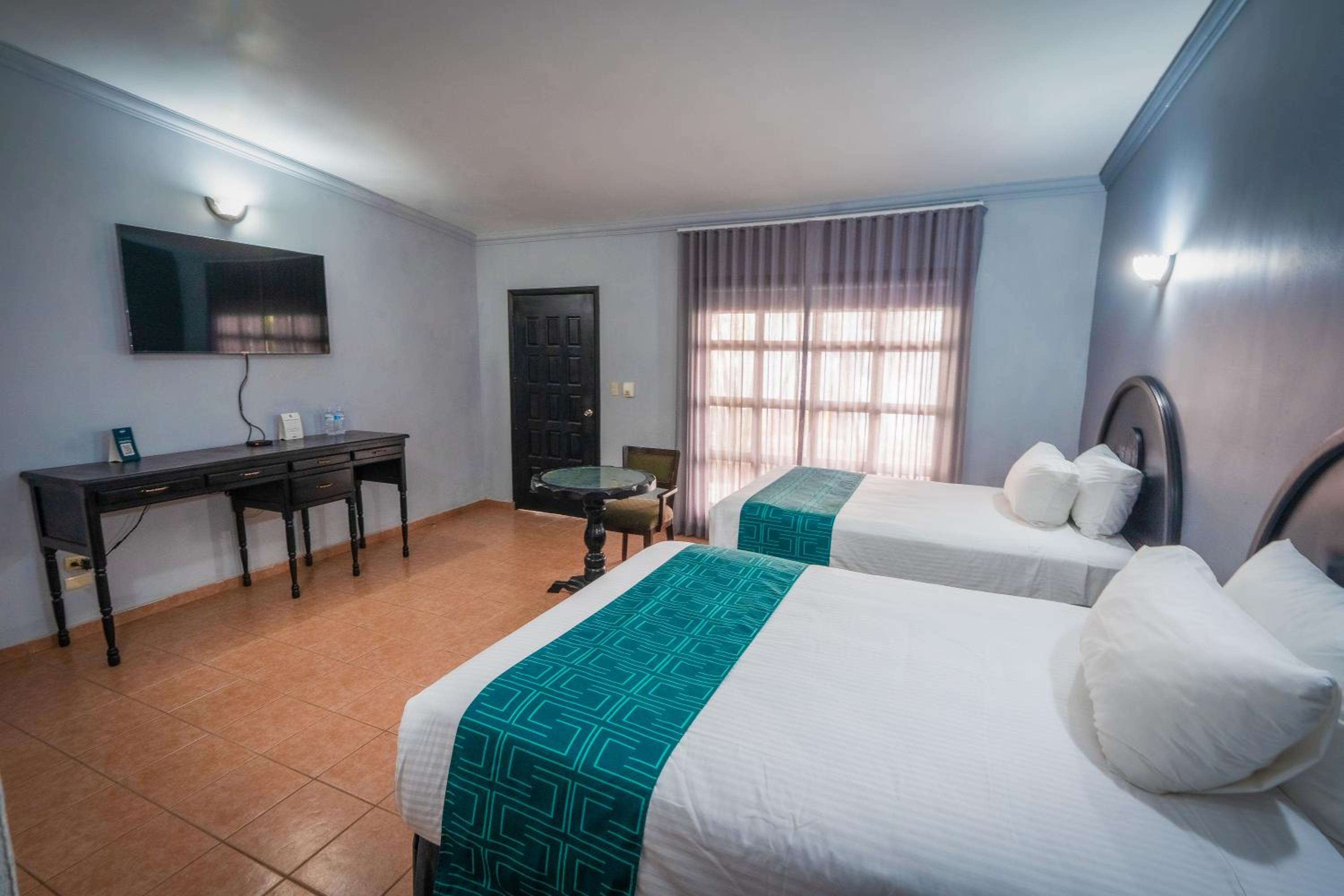 Double Room with Pool View photo 1