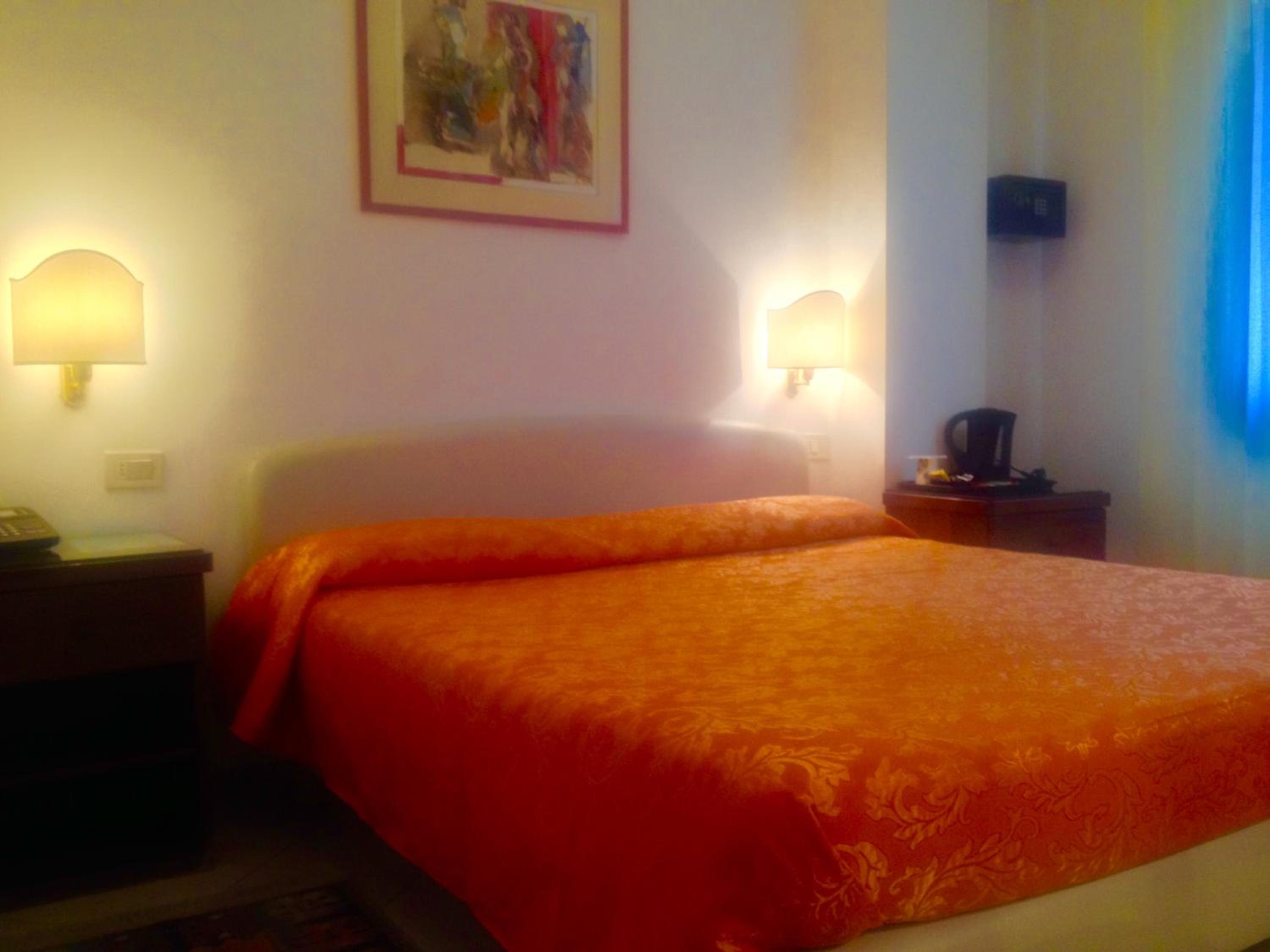 Classic Double Room - Photo 9
