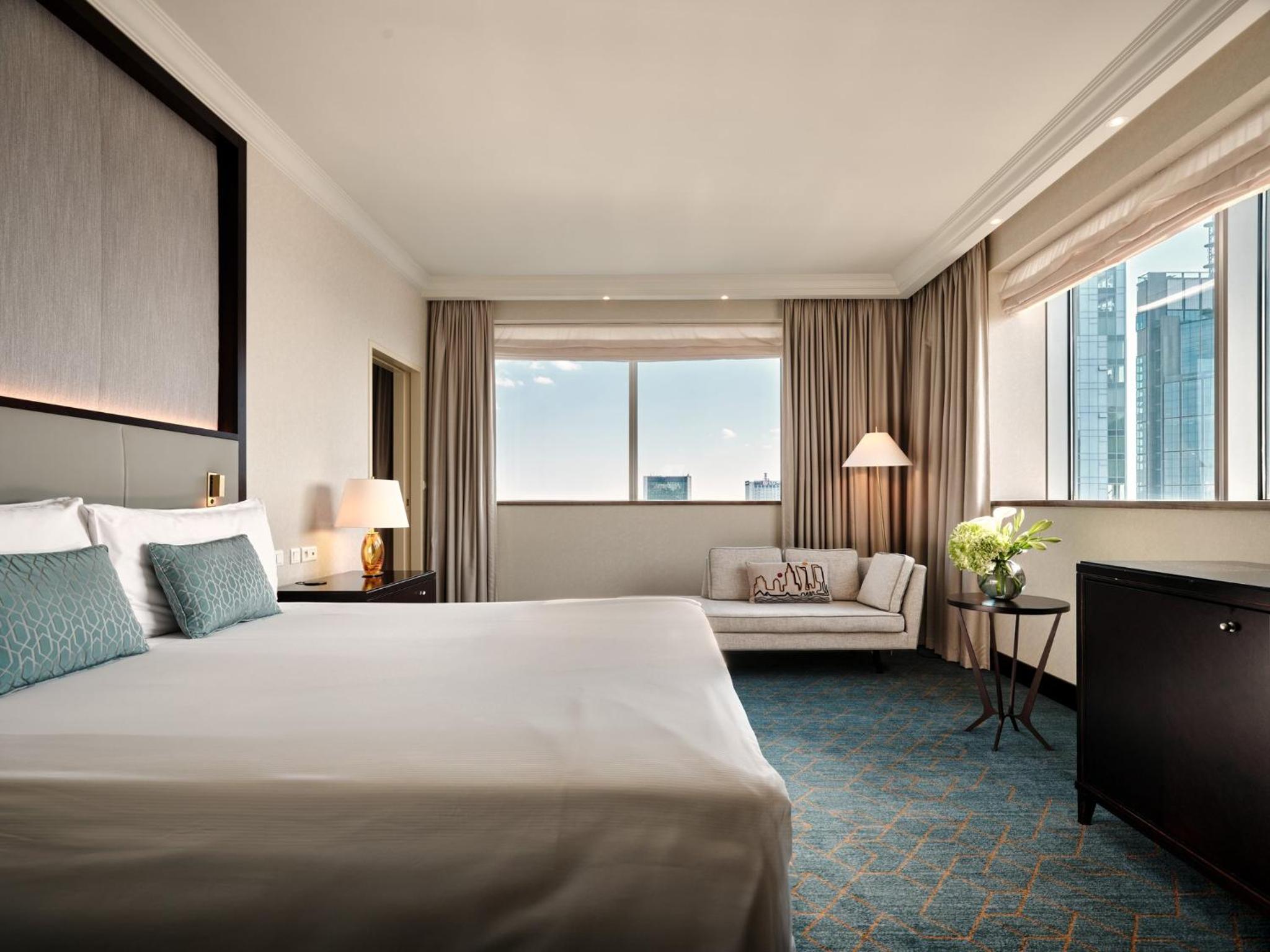 Premium King Room - Photo 1