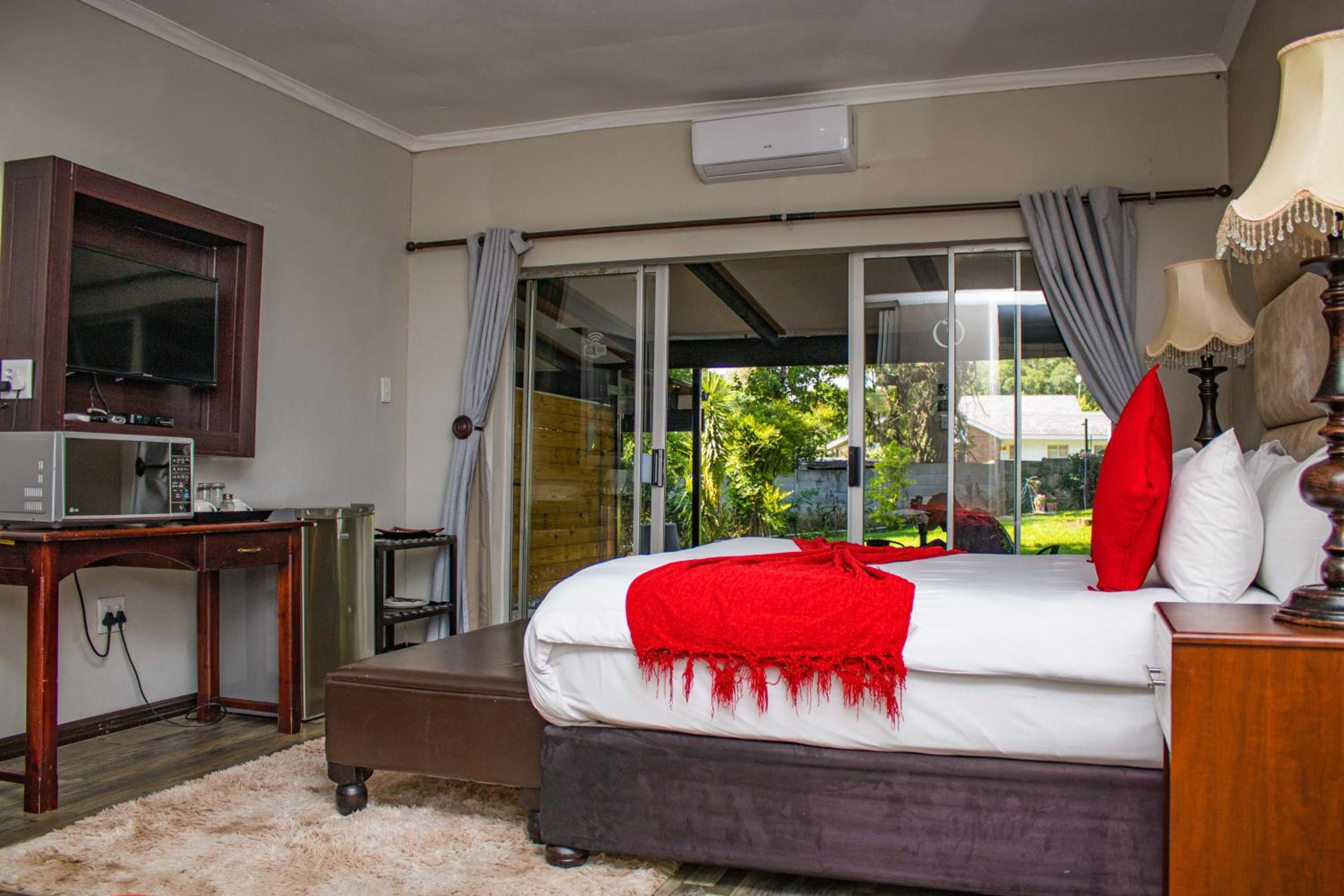 Superior Double or Twin Room - Photo 19