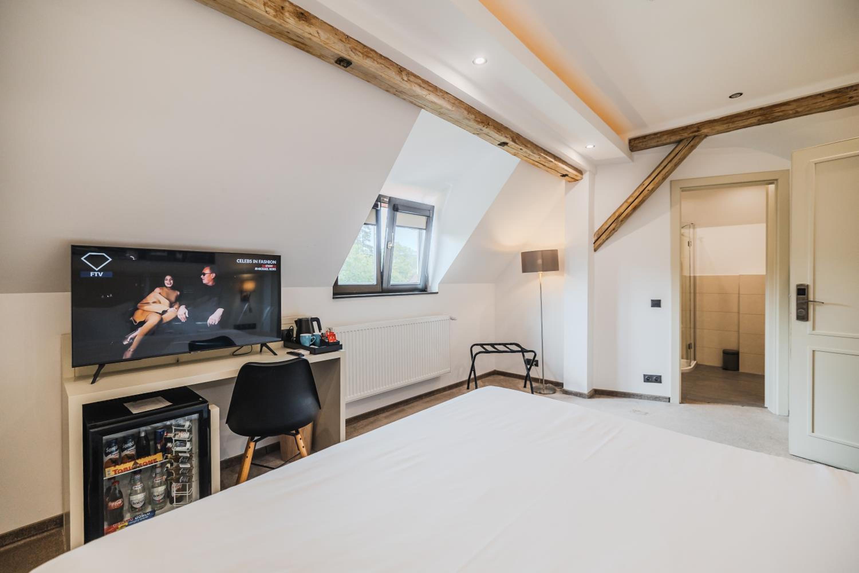 Standard Double Room photo 2