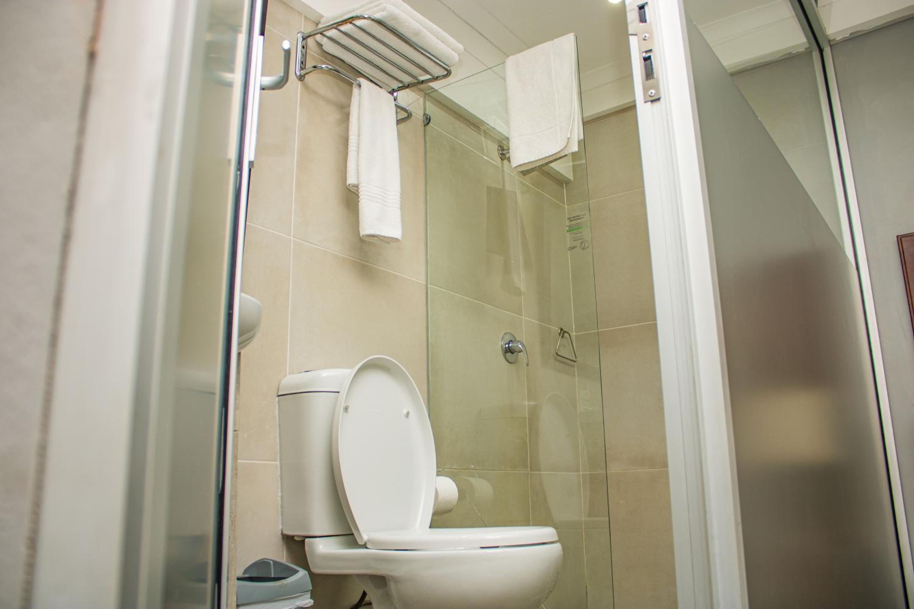 Luxury Suite - Photo 5