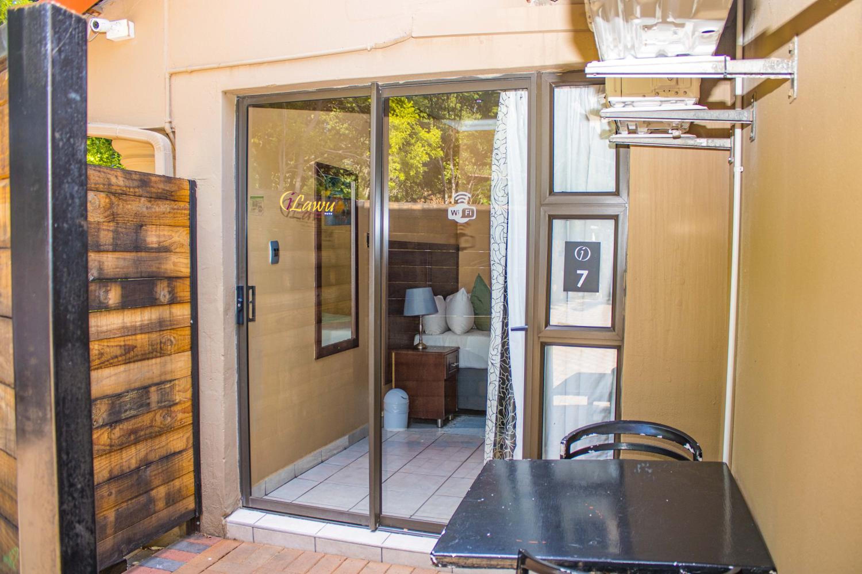 Deluxe Double or Twin Room - Photo 15
