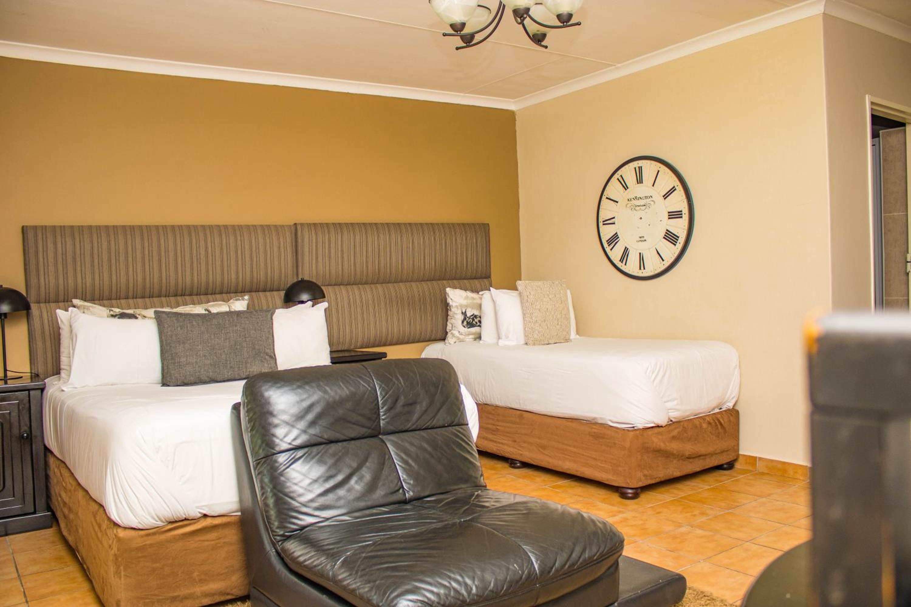 Family Room - Photo 9