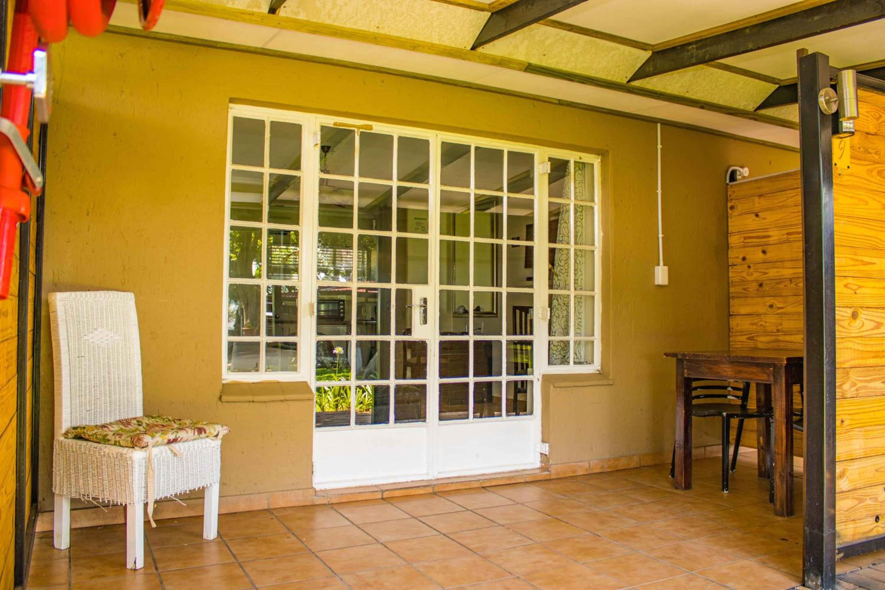 Family Room - Photo 12