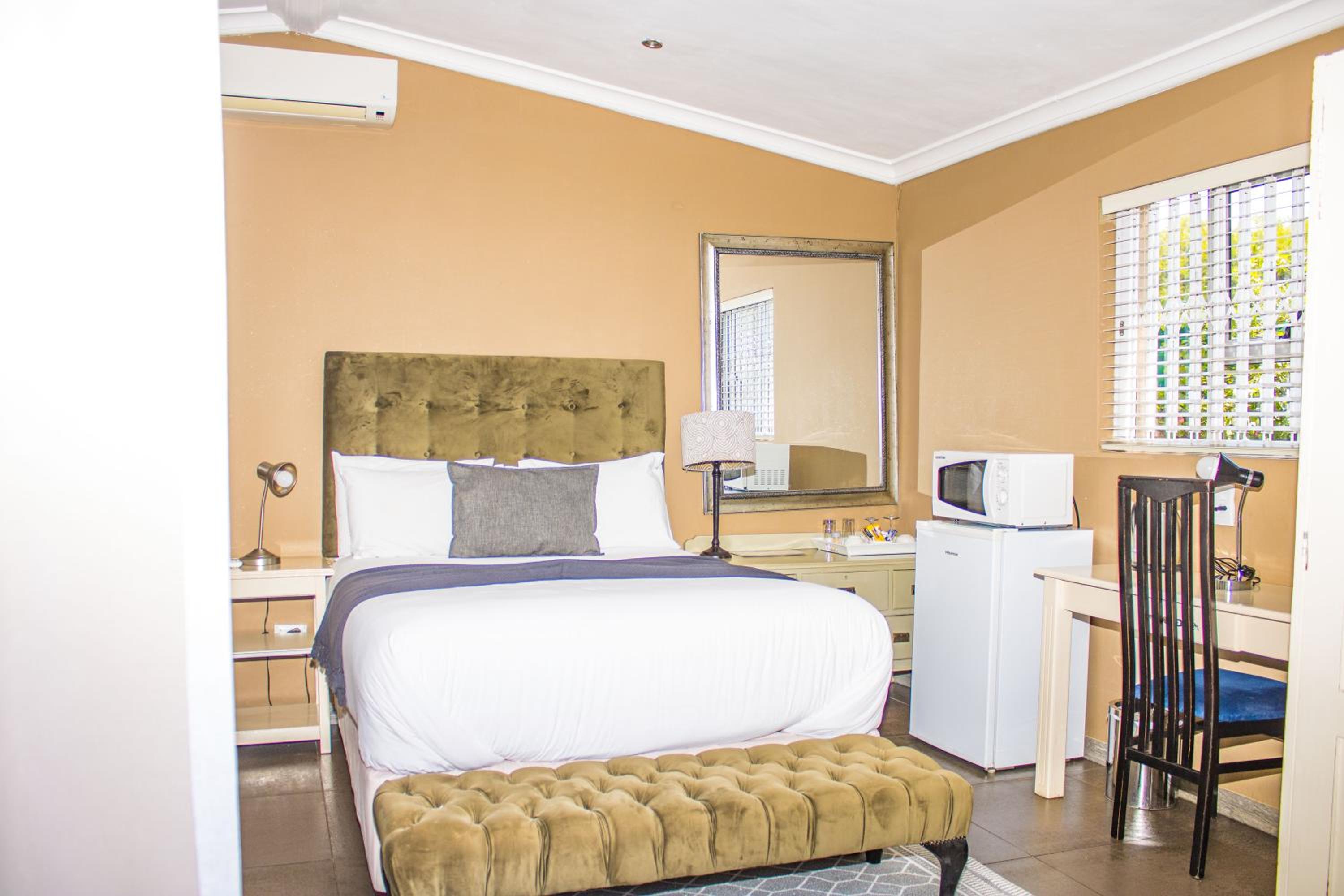 Superior Double or Twin Room - Photo 8