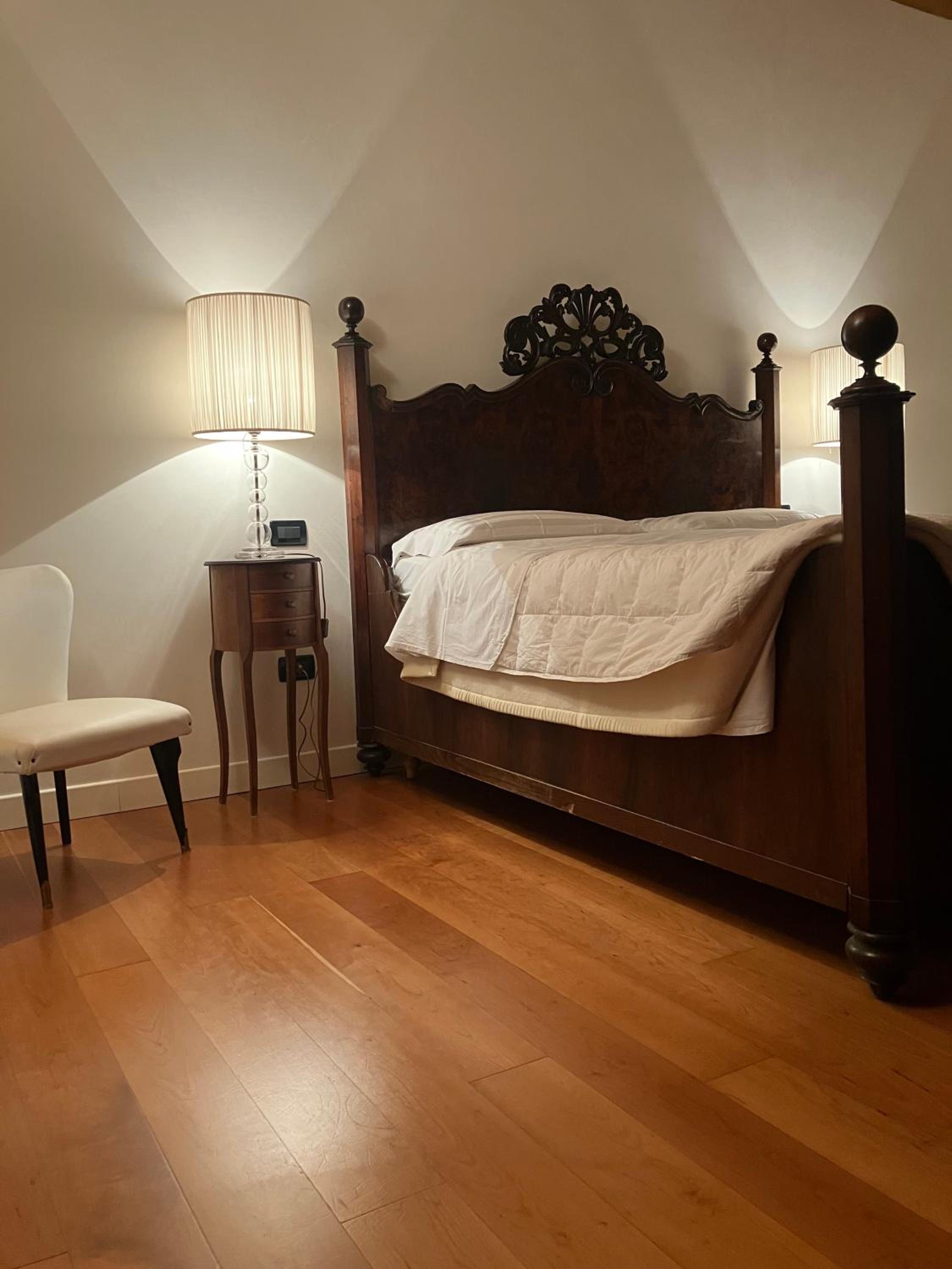 Suite - Photo 13